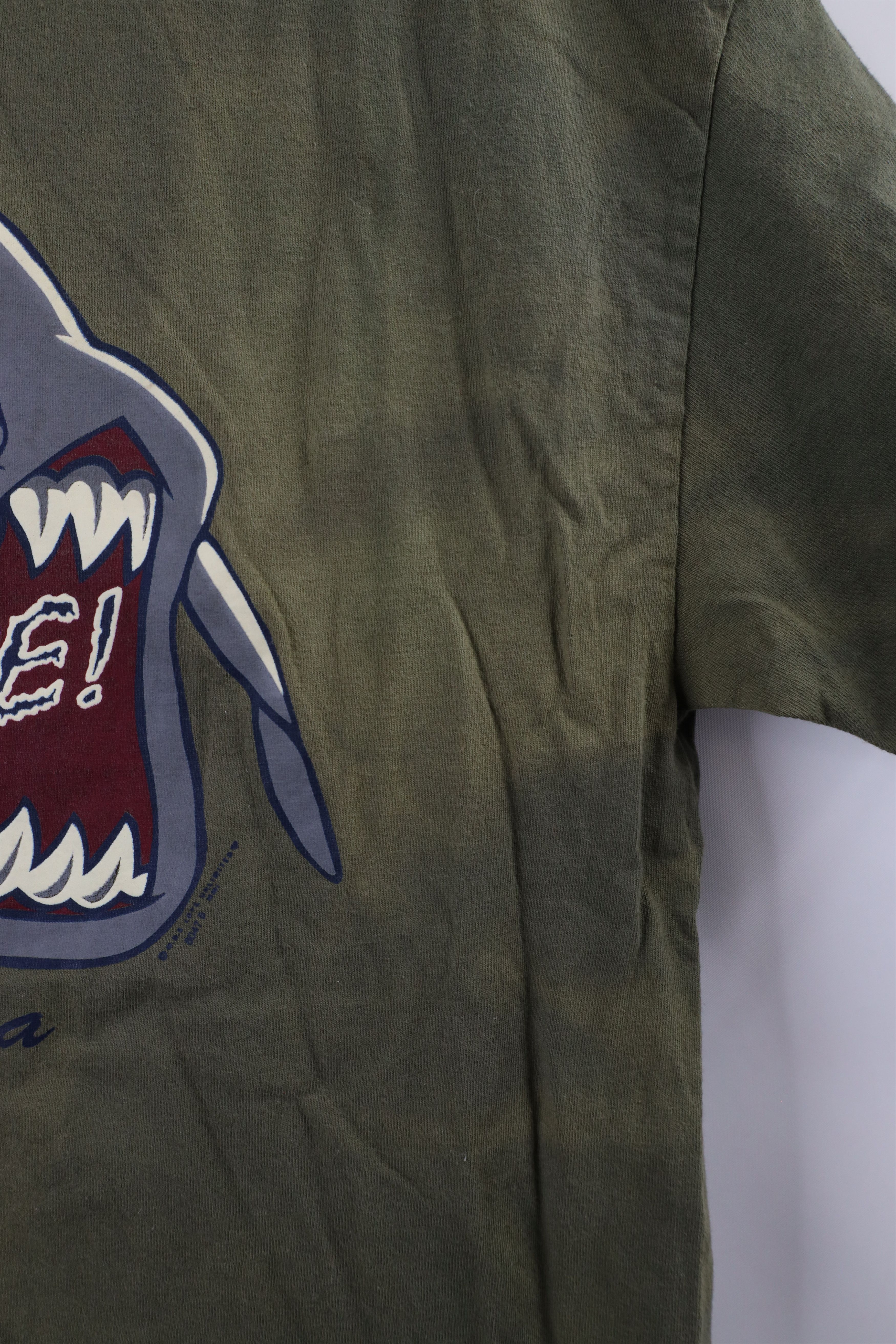 Vintage Vintage 90s Streetwear Out Bite Me Shark California T-Shirt Size US L / EU 52-54 / 3 - 9 Thumbnail