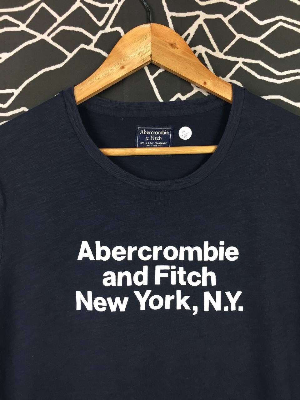 Abercrombie & Fitch Abercrombie & Fitch New York Classic Logo Spell Out Tee Size US XS / EU 42 / 0 - 3 Thumbnail