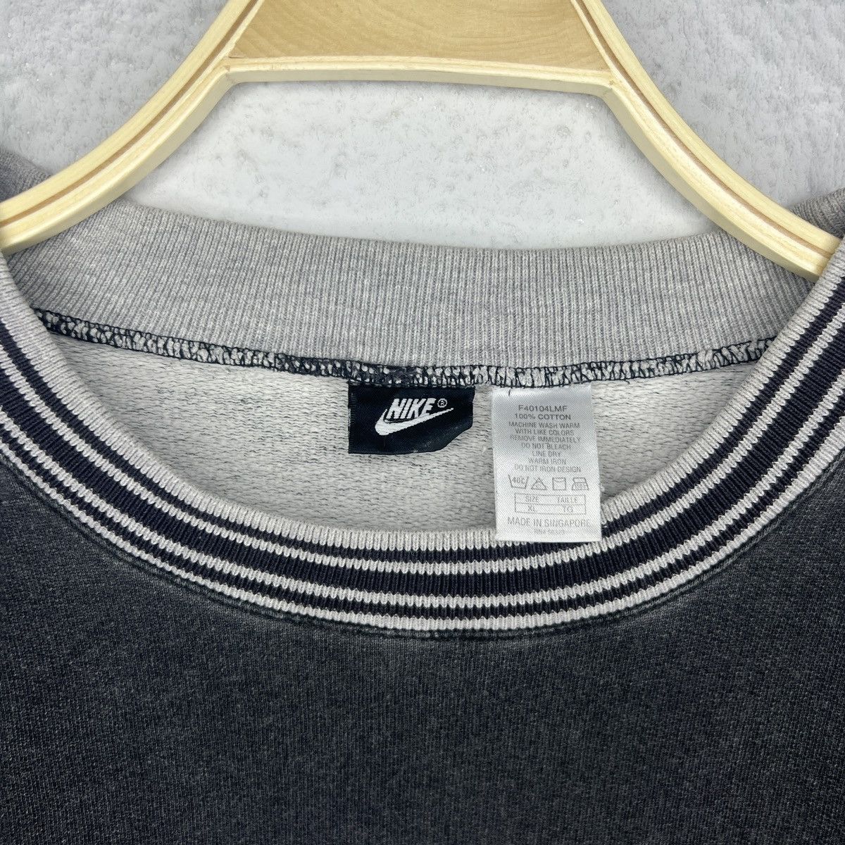 Nike Vintage 90s Nike Sweatshirt Basketball Striped Spellout Logo Size US XL / EU 56 / 4 - 5 Thumbnail