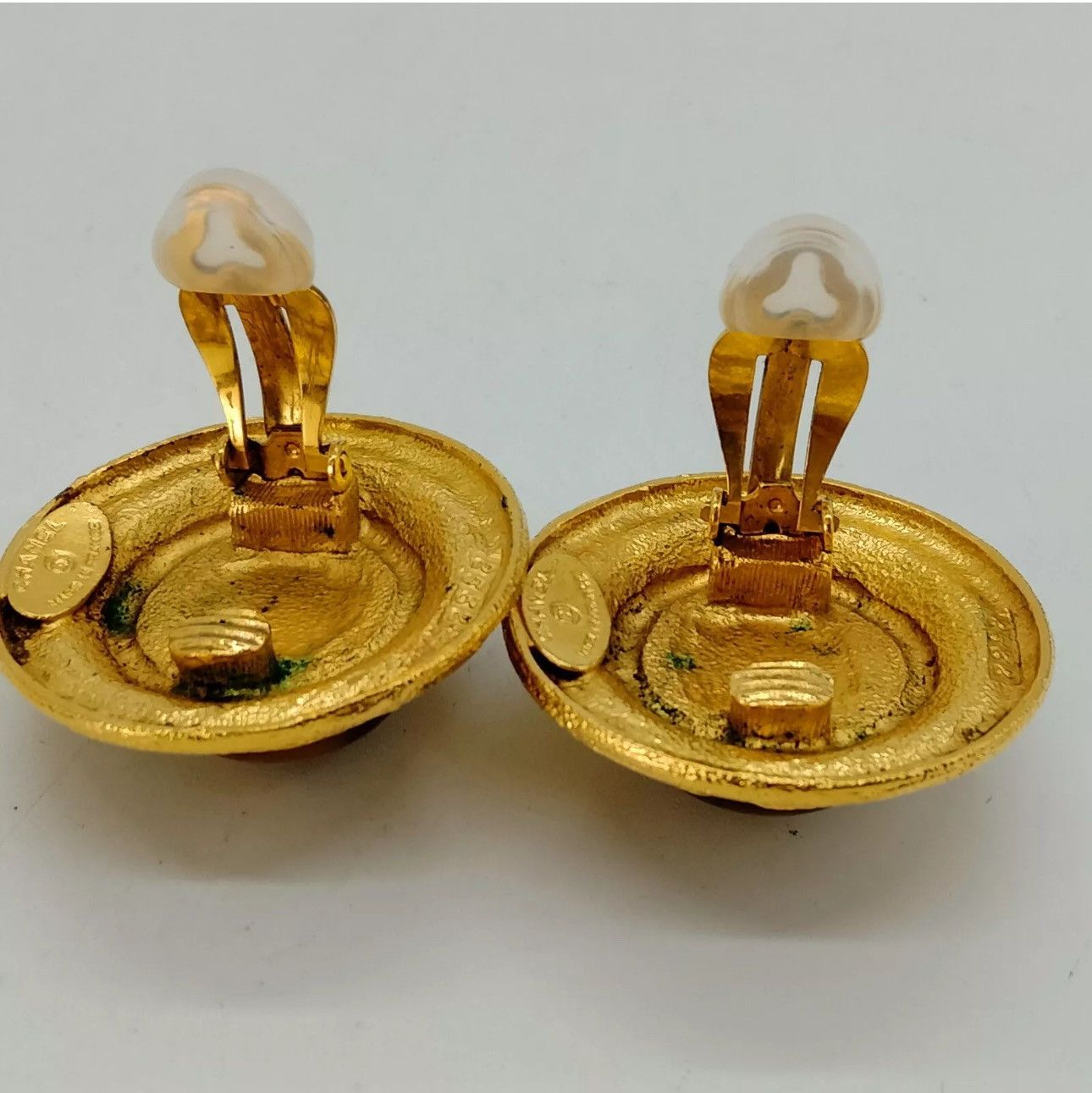 Chanel Chanel Earring Gold Whites Luxury Brand in Mint Condition Size ONE SIZE - 6 Thumbnail