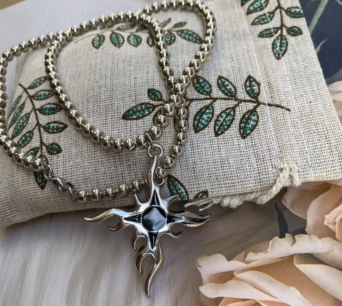 Jewelry Sun Flare Pendant Necklace Size ONE SIZE - 2 Thumbnail