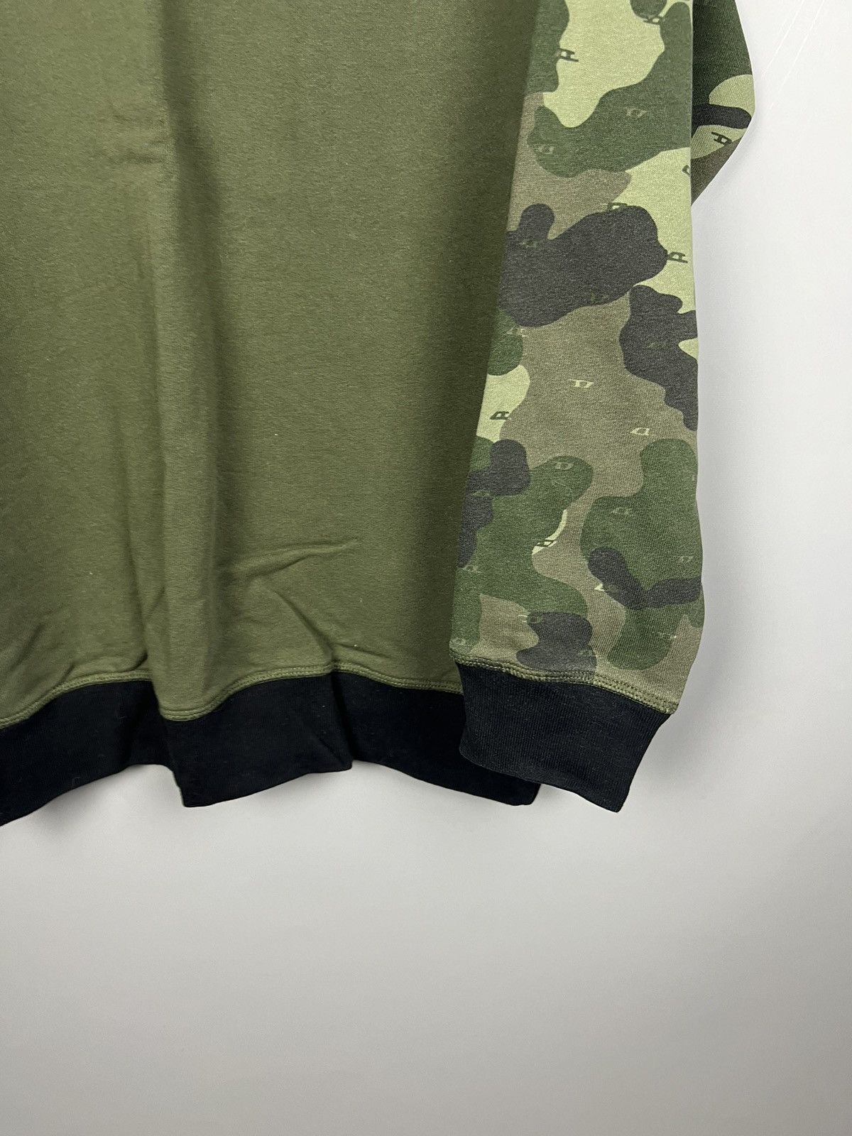 Diesel (M) DIESEL camo momogram sleeves sweatshirt Size US M / EU 48-50 / 2 - 5 Thumbnail