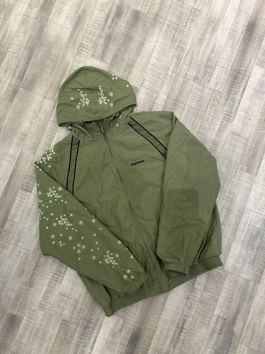 Supreme Aoi Glow In The Dark | Grailed