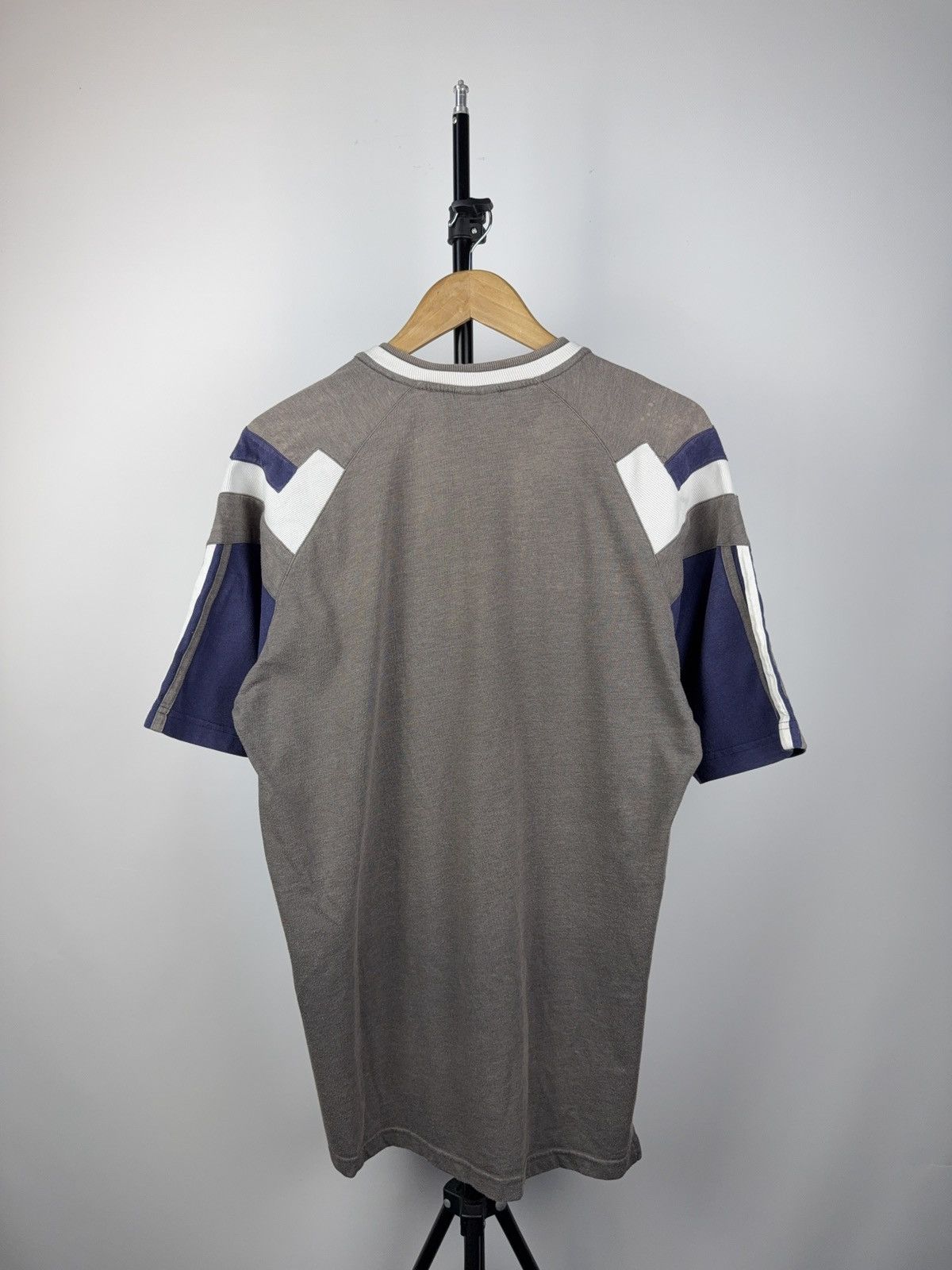 Adidas × Vintage Vintage 90s Central Logo Adidas y2k Faded T Shirt Size US XL / EU 56 / 4 - 4 Thumbnail