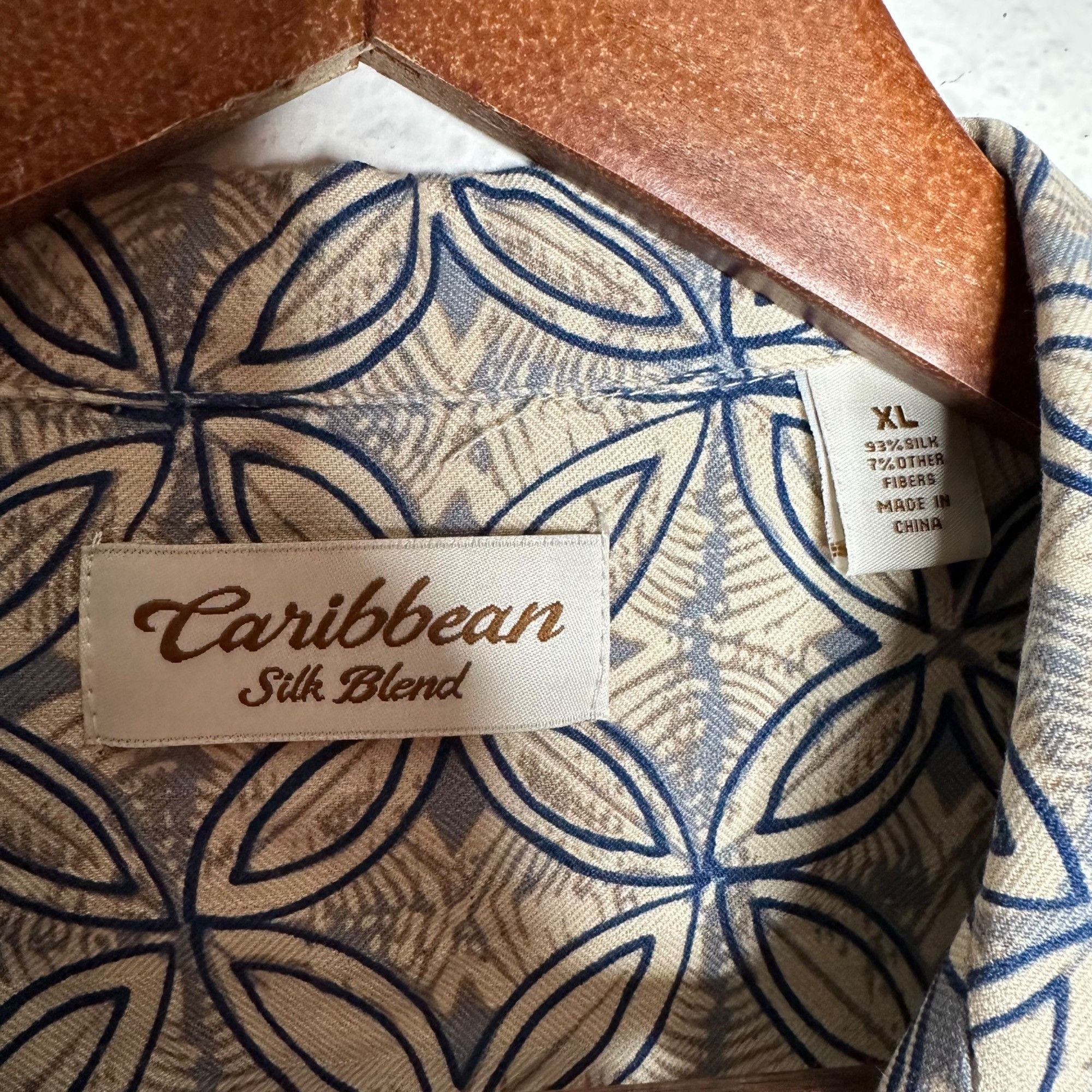 Caribbean Caribbean Silk blend button up Camp shirt geometric patter S Size US XL / EU 56 / 4 - 6 Thumbnail
