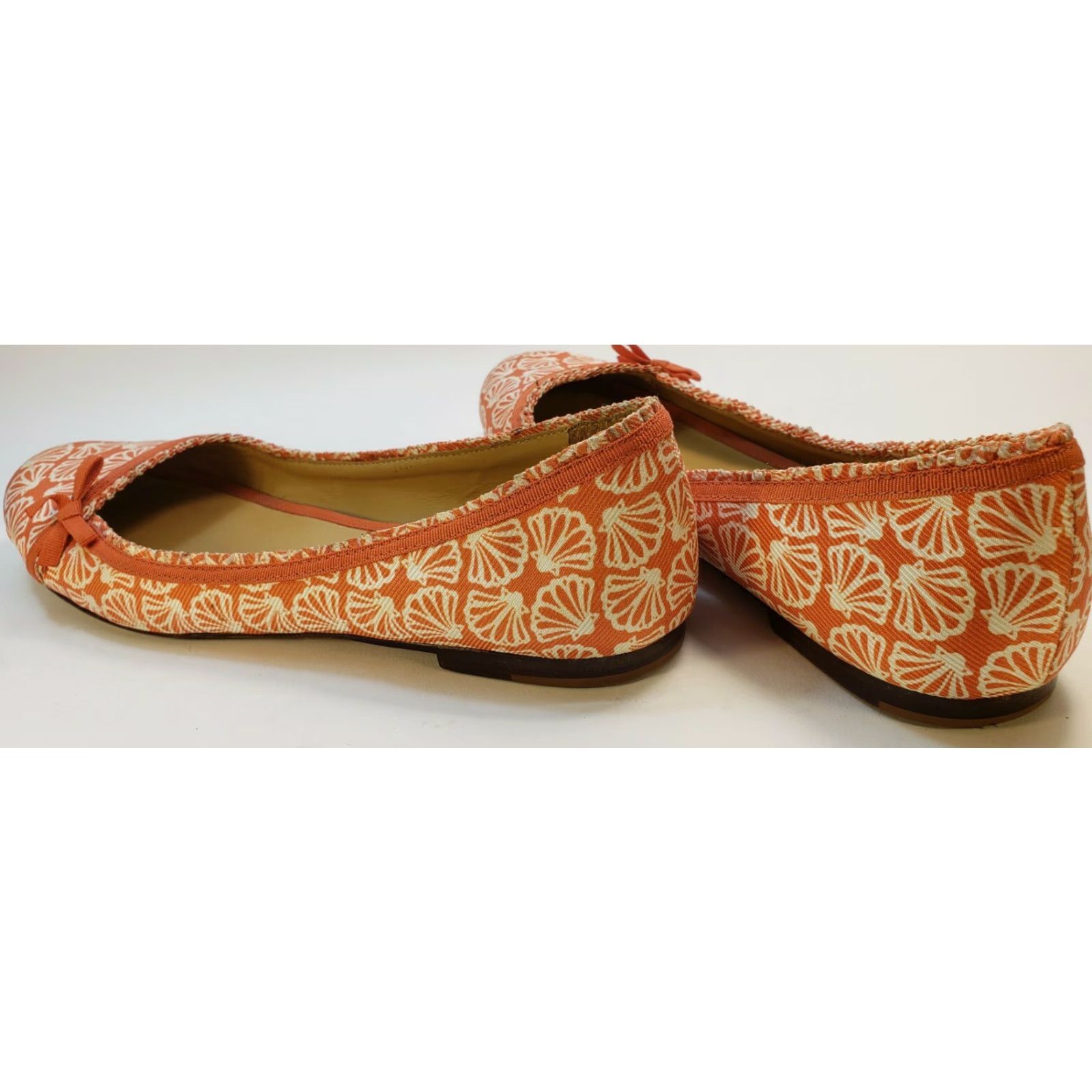 Lilly Pulitzer Lilly Pulitzer Flats Women's Size 6M Orange White Seashell Pattern Bow & Piping Ballet Flats Shoes M Crew Casual to Dress Business Size US 6 / IT 36 - 7 Thumbnail