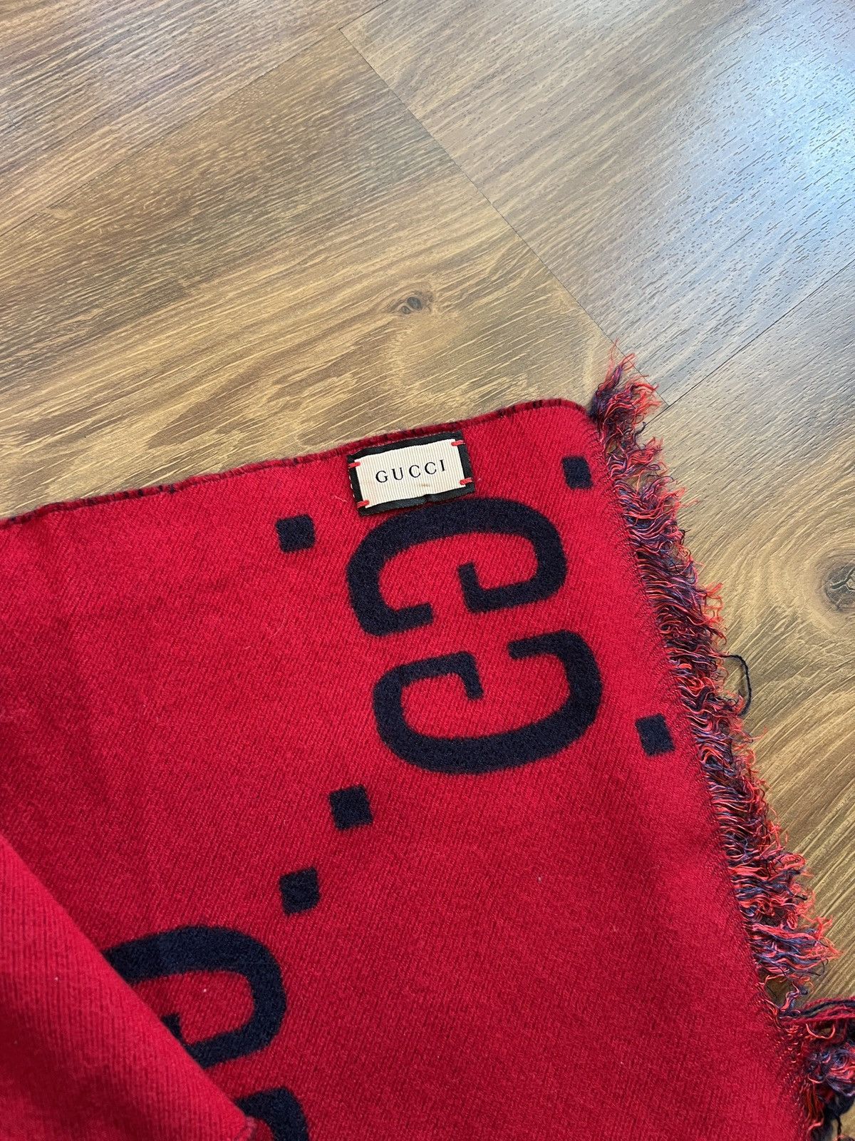 Gucci Rare Gucci Freedom GG Jacquard Wool Silk Scarf (Red/Blue) Size ONE SIZE - 5 Thumbnail