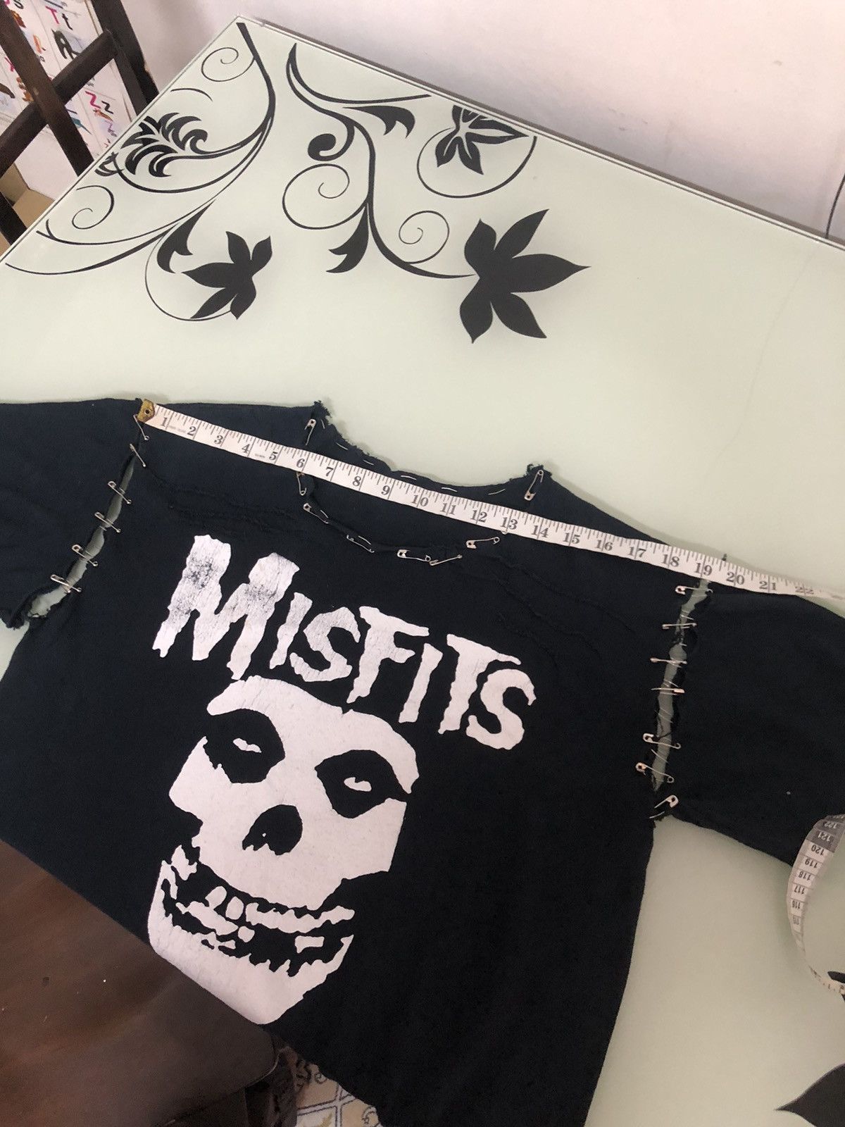 Misfits Rare Vintage Misfits Bondage Punk Distressed Tshirt Size US S / EU 44-46 / 1 - 19 Thumbnail