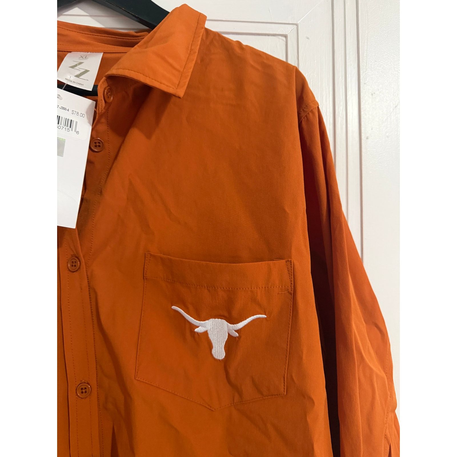 NCAA NWT Texas Longhorns Button-Up Shirt Men's Size XL Size US XL / EU 56 / 4 - 2 Thumbnail