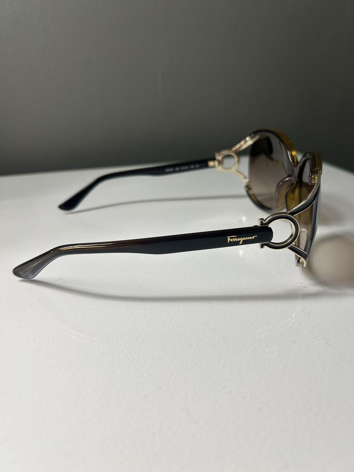 Salvatore Ferragamo Salvatore Ferragamo SF600S Brown Oval Shaped Sunglasses Size ONE SIZE - 5 Thumbnail