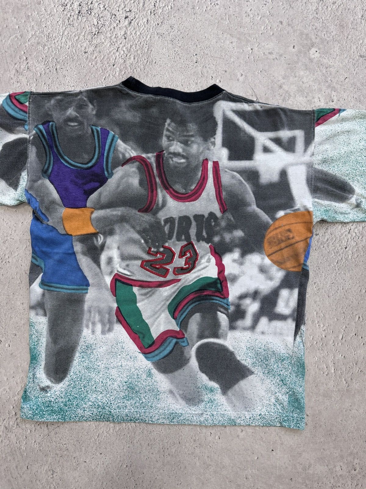 NBA × Vintage Vintage 90s Michael Jordan all over print graphic tshirt Size US M / EU 48-50 / 2 - 11 Thumbnail