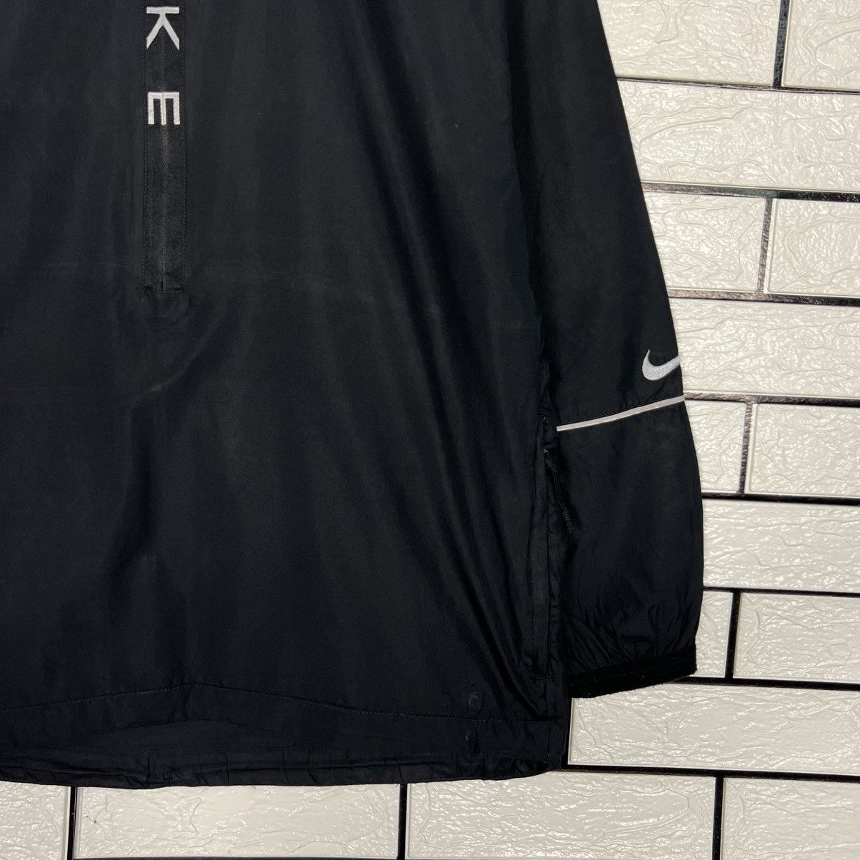 Nike Vintage NIKE Center Logo Half Zipper Light Jacket #4110-C187 Size US M / EU 48-50 / 2 - 8 Thumbnail