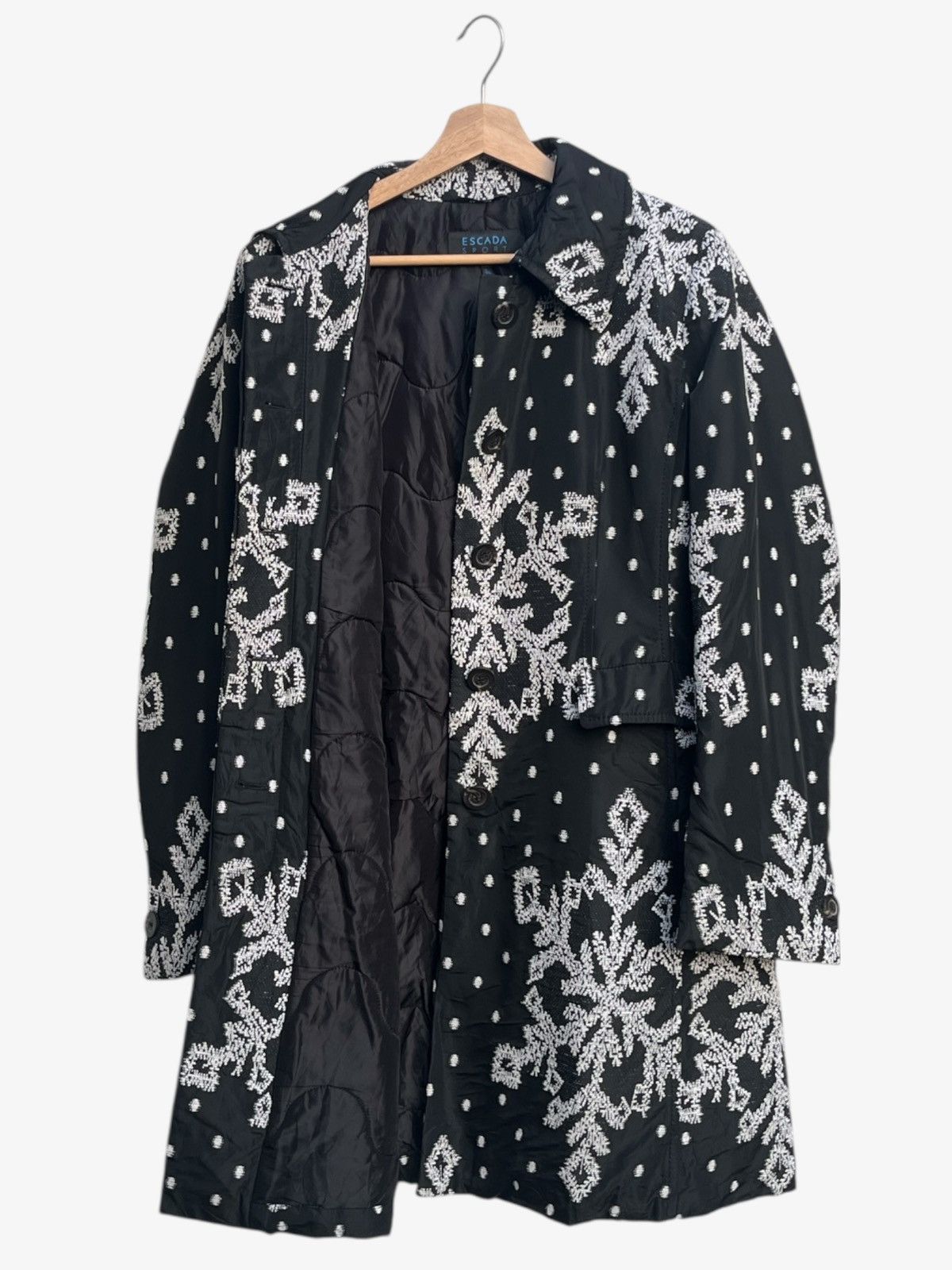 Escada Escada Sport Black Snowflake Embroidery Coat Made in Romania Size M / US 6-8 / IT 42-44 - 2 Thumbnail
