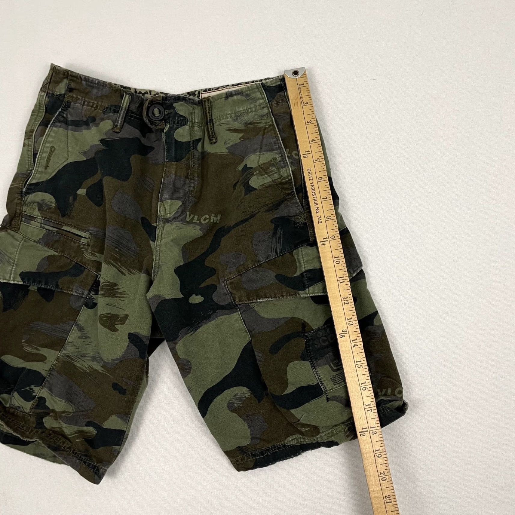 Volcom Volcom Shorts Cargo Scout Mens Size 28 x 9" Green Brown Camo Military Skater Y2K Size US 28 / EU 44 - 6 Thumbnail