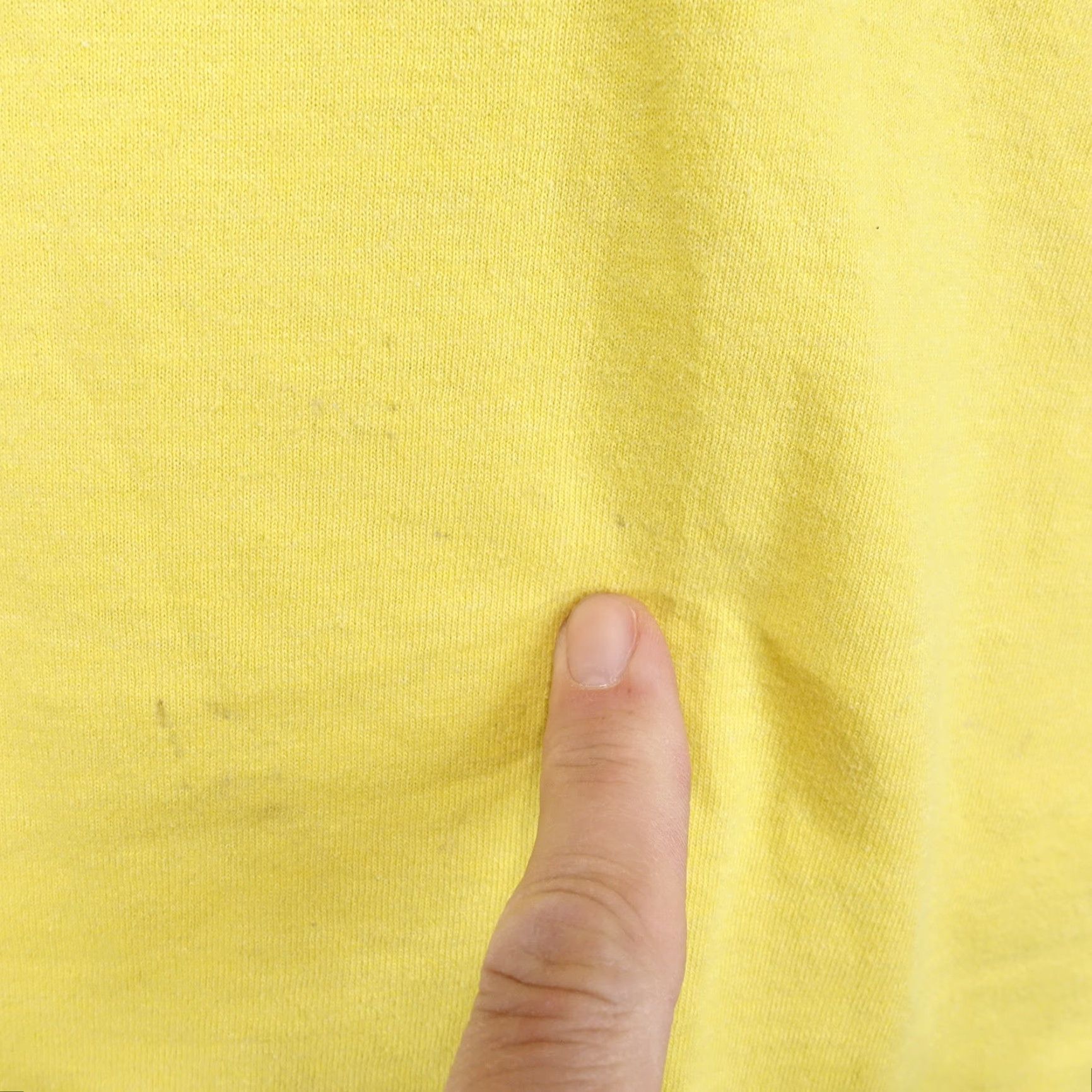 Fruit Of The Loom VINTAGE Fruit of the Loom Yellow T-Shirt XL Unisex Short Sleeve Hug A Rug Carpet Discount St Charles MO USA Mens Size US XL / EU 56 / 4 - 5 Thumbnail
