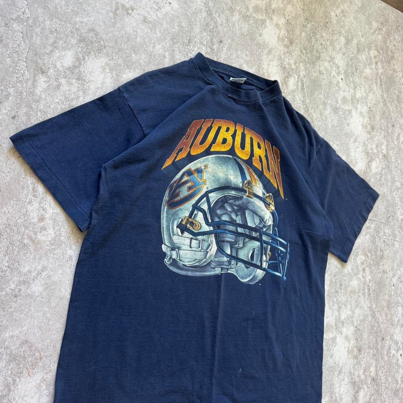 Salem Sportswear Vintage salem tag 90 Auburn Tigers Helmet T-Shirt Size Large Size US L / EU 52-54 / 3 - 2 Thumbnail