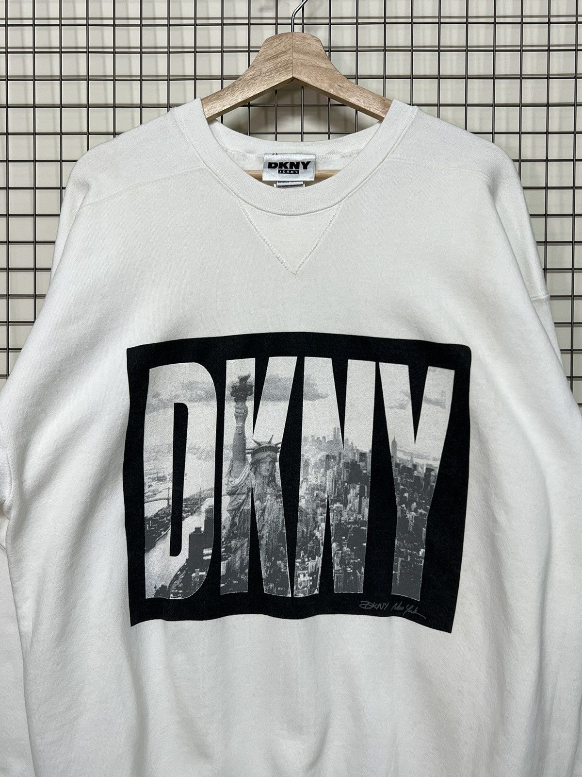 DKNY × Vintage Vintage DKNY Jeans Sweatshirt Jumper Size US L / EU 52-54 / 3 - 1 Thumbnail