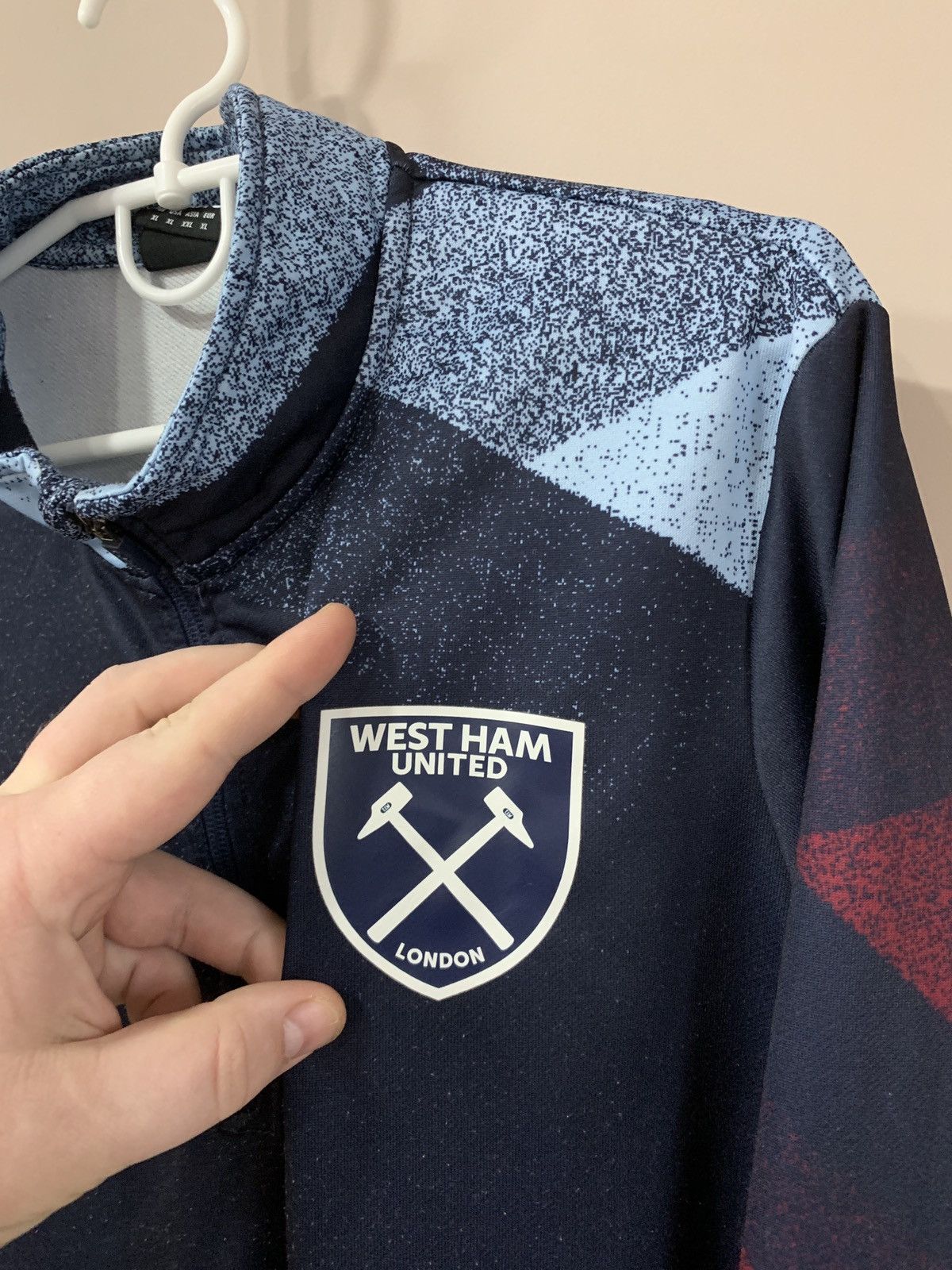 Umbro West Ham United training Umbro long sleeve shirts top jersey Size US XL / EU 56 / 4 - 8 Thumbnail