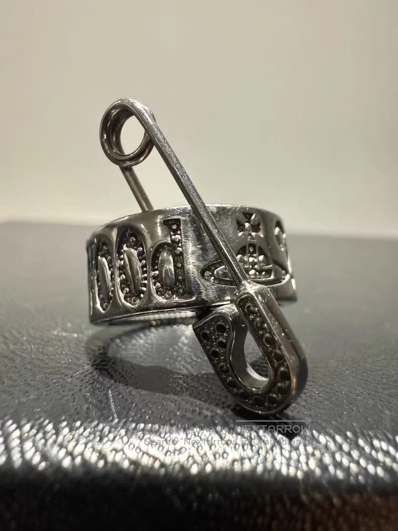 Vivienne Westwood Vivienne Westwood Silver Safety Pin Ring . Size ONE SIZE - 4 Thumbnail