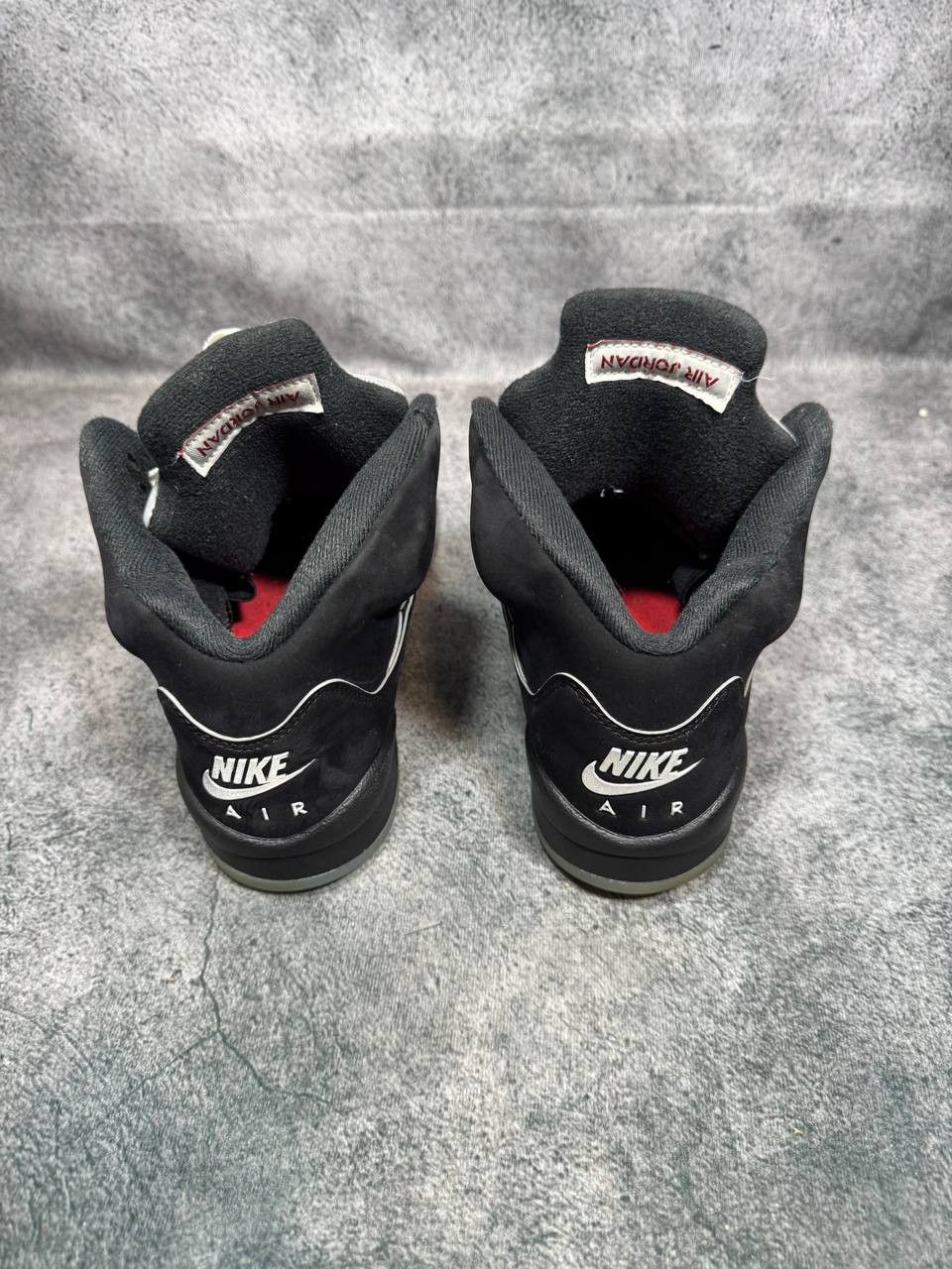 Jordan Brand Size 7Y | Jordan 5 Metallic No Box | Pre-Owned Size US 7 / EU 40 - 3 Thumbnail