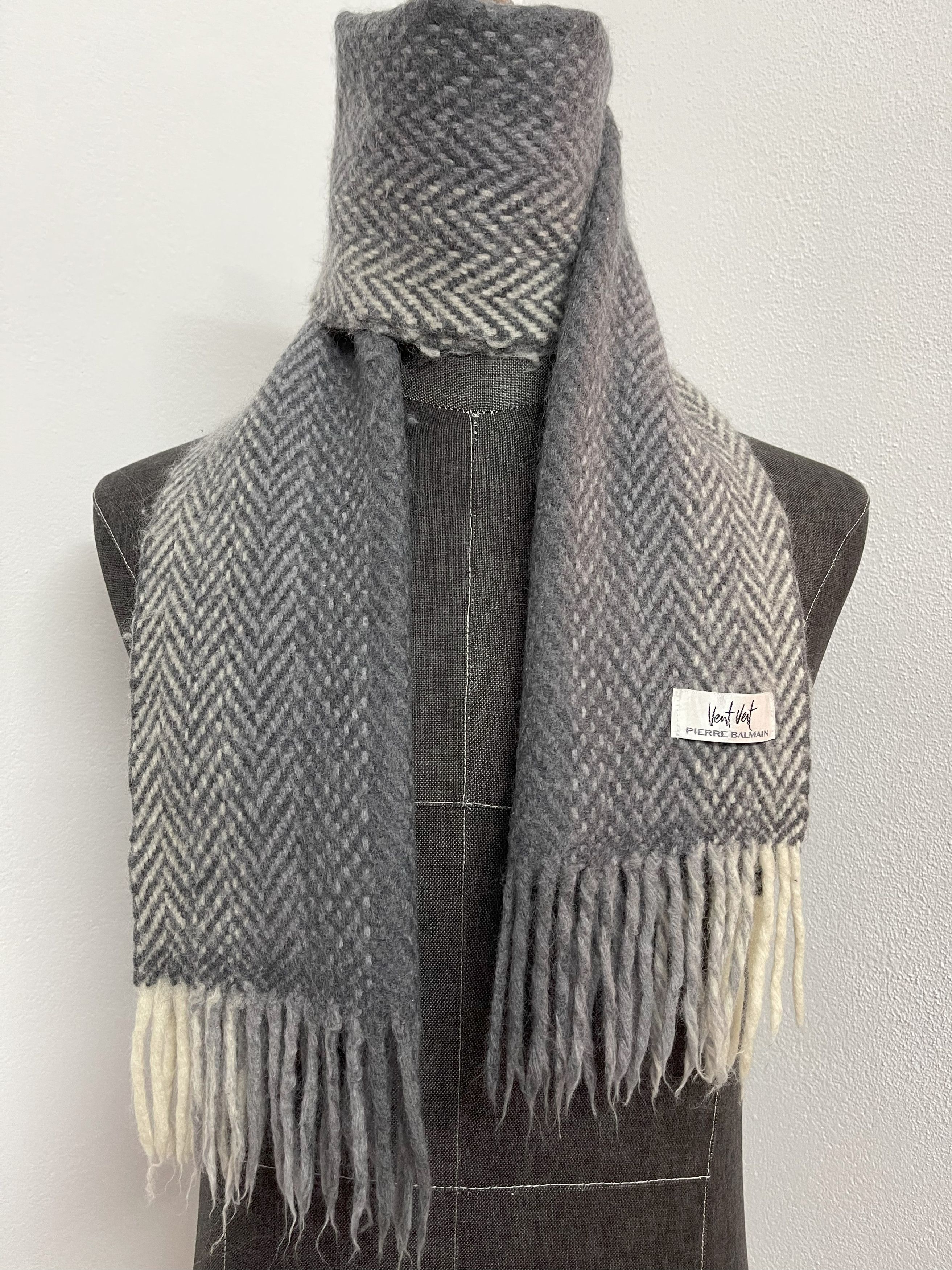 Pierre Balmain Vintage Pierre Balmain Scarf / Muffler - 6056 Size ONE SIZE - 7 Thumbnail