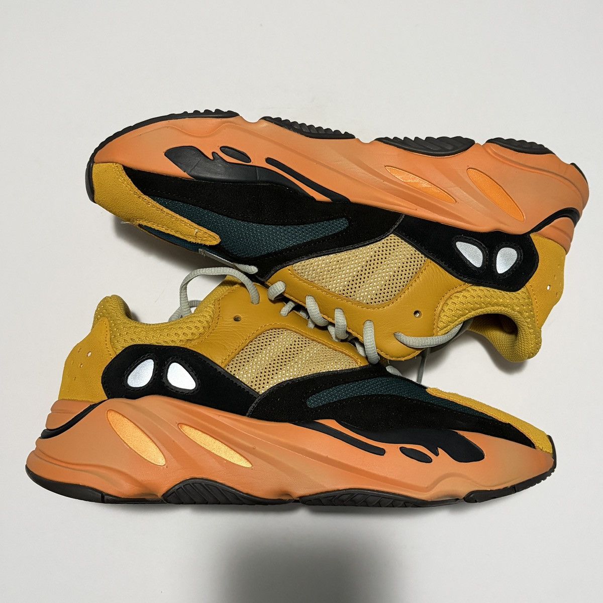 Yeezy Yeezy Boost 700 Sun GZ6984 Men’s US 9 No Box Size US 9 / EU 42 - 2 Thumbnail
