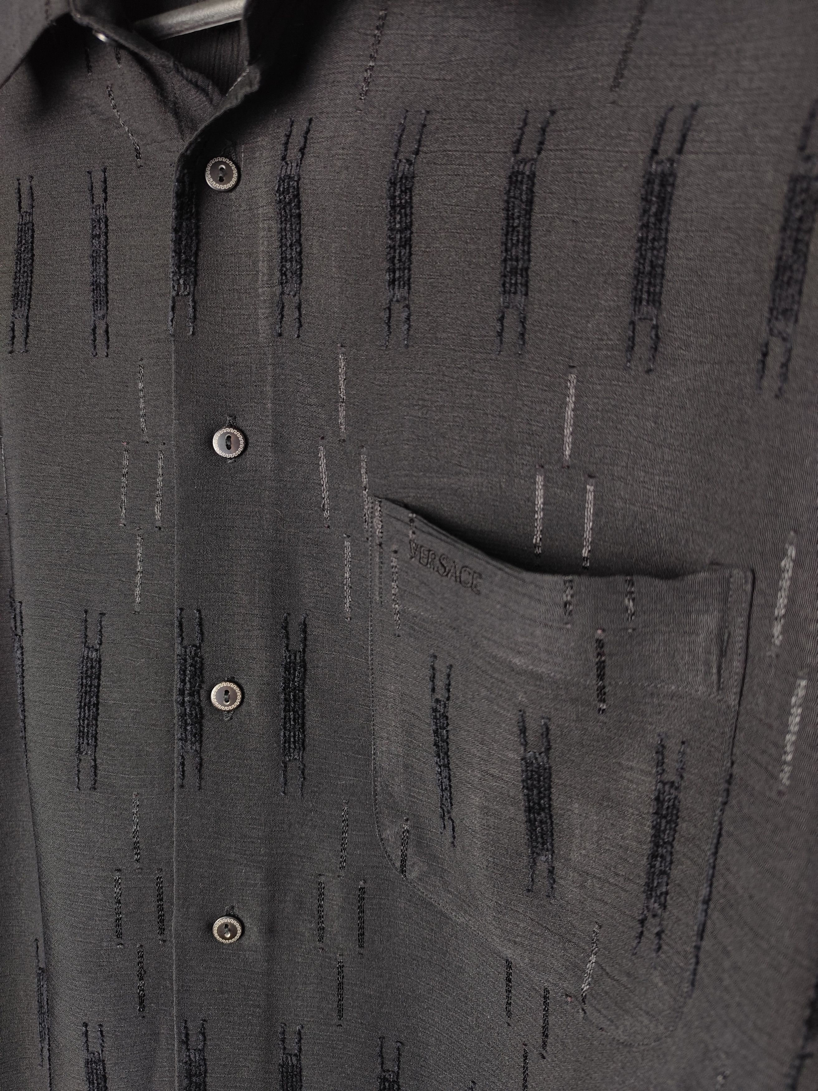 Versace × Vintage Vintage 90's streetwear luxury Versace shirt Size US M / EU 48-50 / 2 - 2 Thumbnail