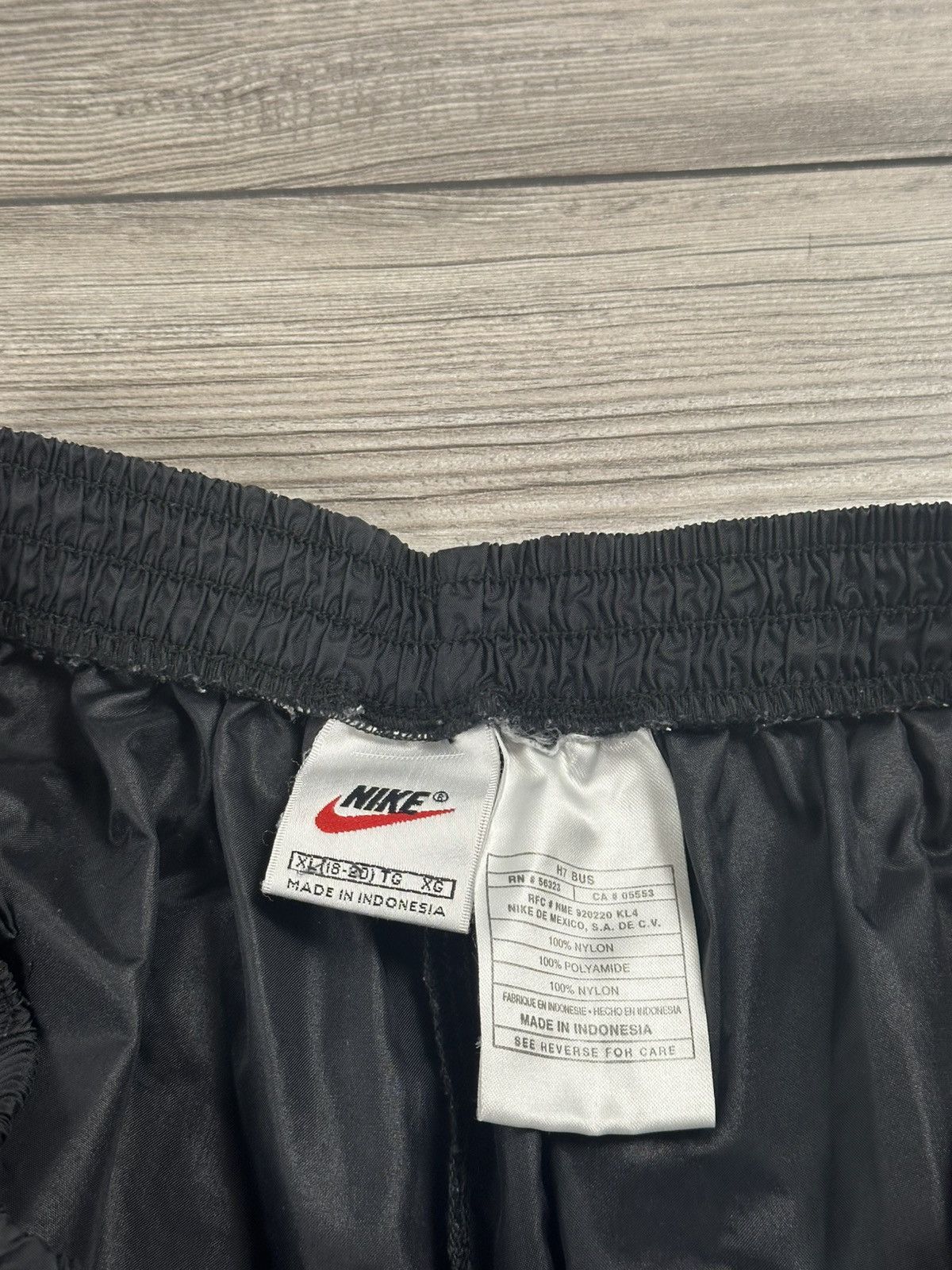 Nike Vintage 90’s Nike Nylon Tear Away Pants Size US 27 - 6 Thumbnail