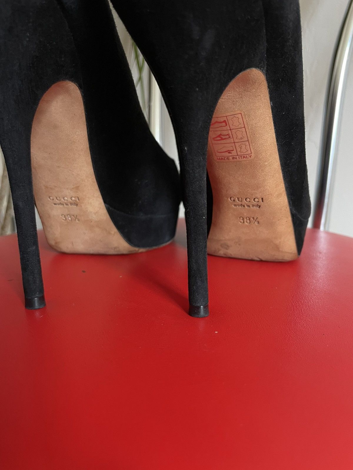 Gucci × Vintage Gucci vintage suede leather heels shoes Size US 8.5 / IT 38.5 - 5 Thumbnail