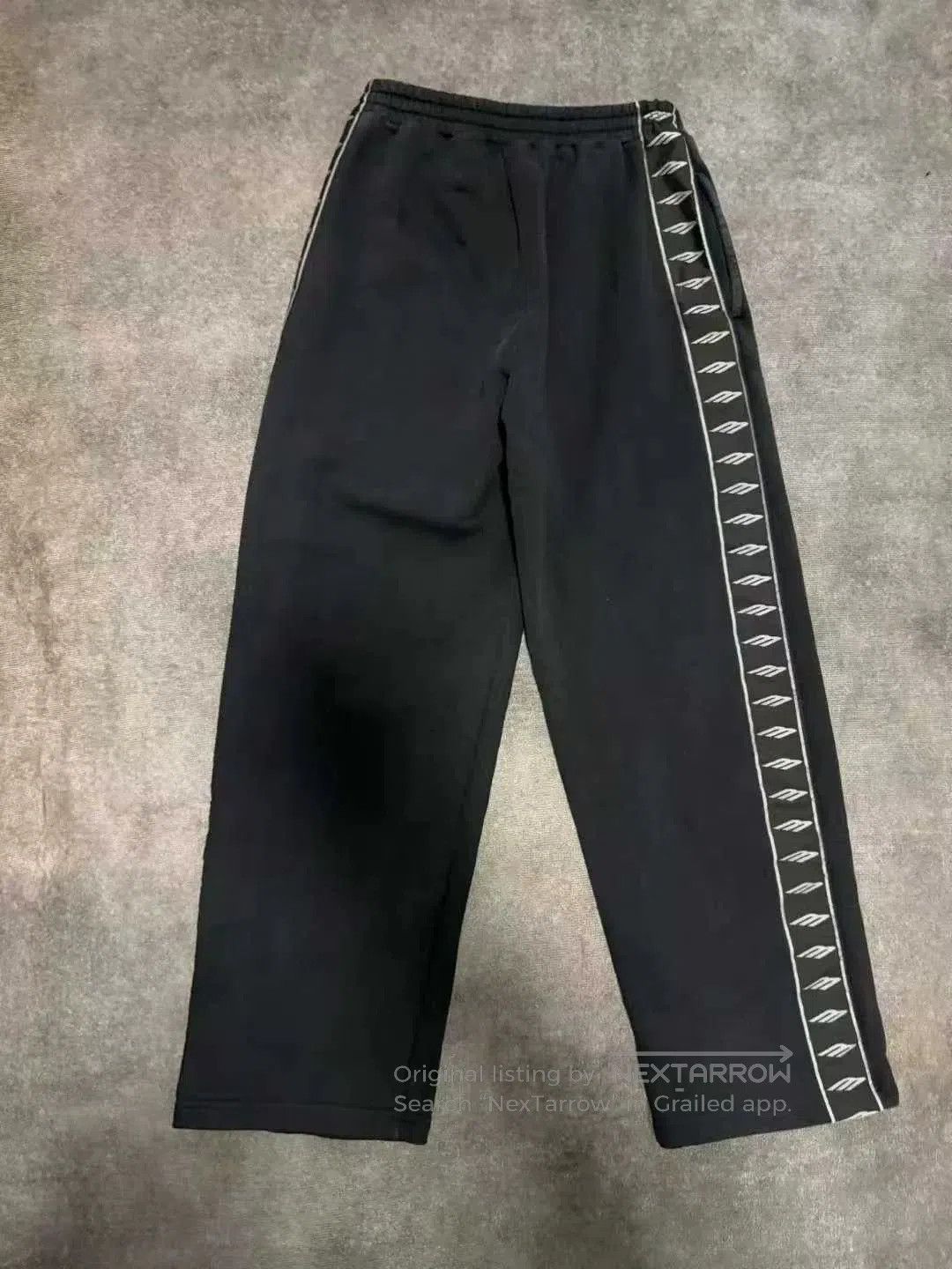 Balenciaga balenciaga man united logo cotton sweatpants. Size US 26 / EU 42 - 2 Thumbnail