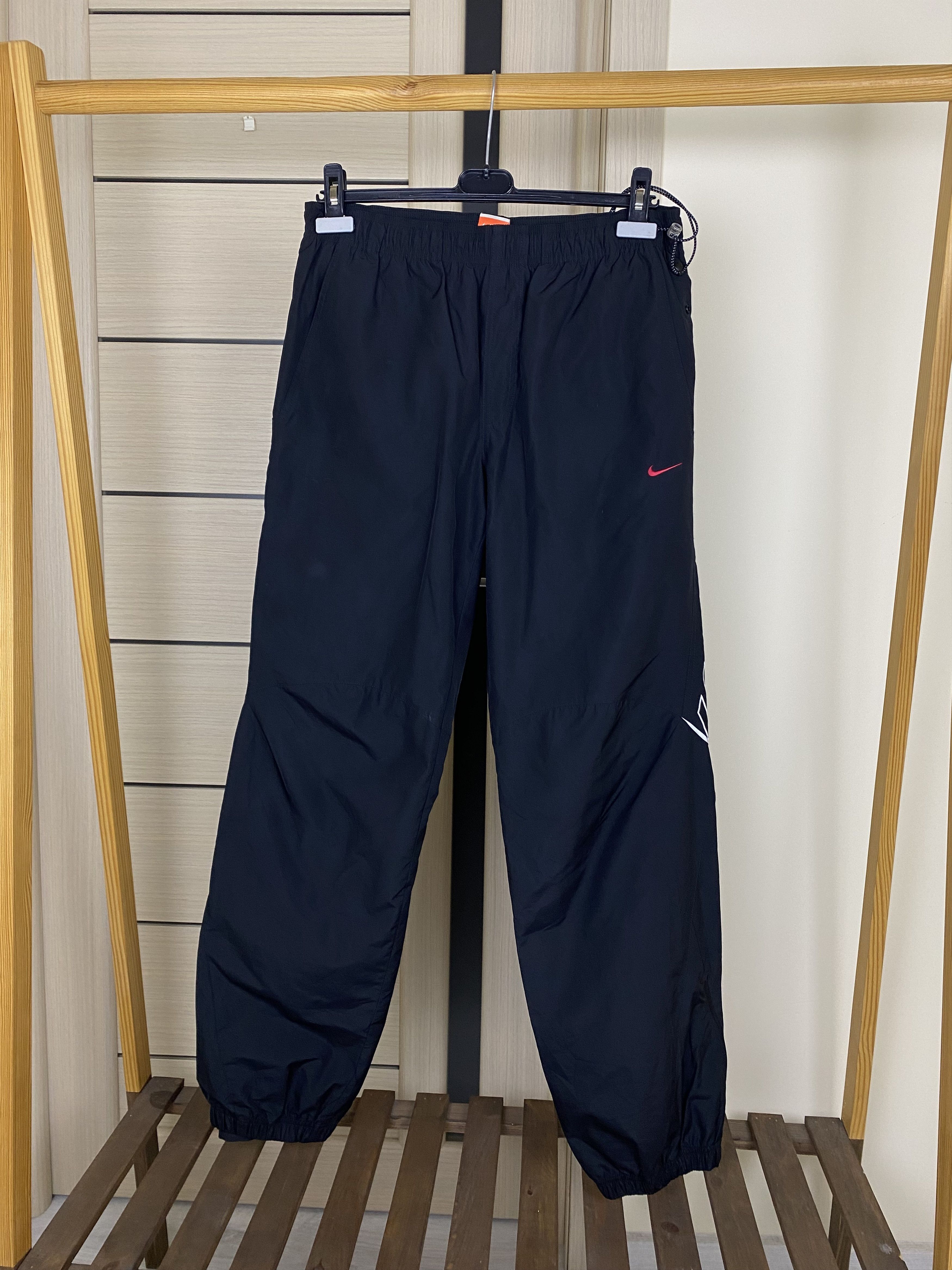Nike Vintage Nike air nylon track baggy pants black size M Size US 32 / EU 48 - 1 Thumbnail