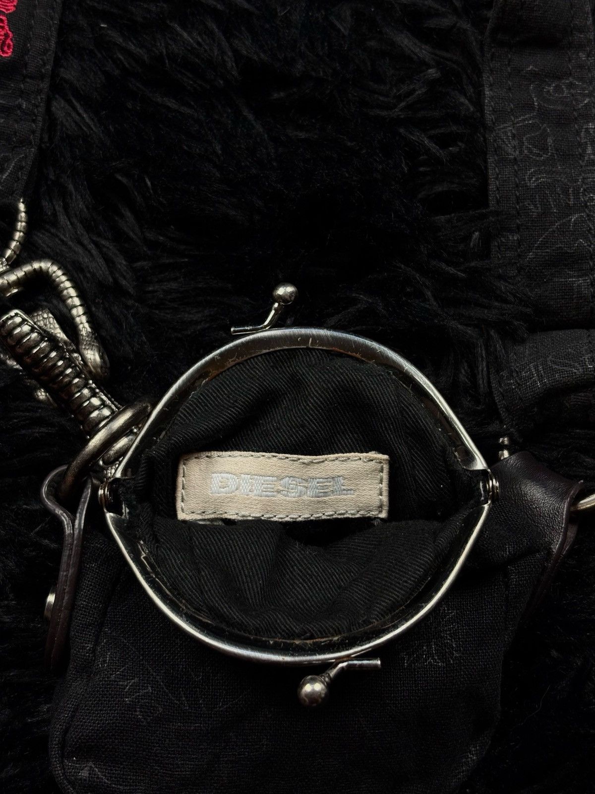 Diesel Very Rare Diesel Archive Avant Garde Purse Shoulder Bag Size ONE SIZE - 5 Thumbnail