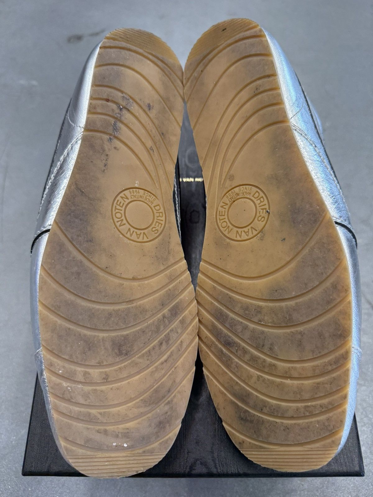 Dries Van Noten Dries Van Noten Marathon Silver Leather Sneakers Size US 7 / EU 40 - 10 Thumbnail
