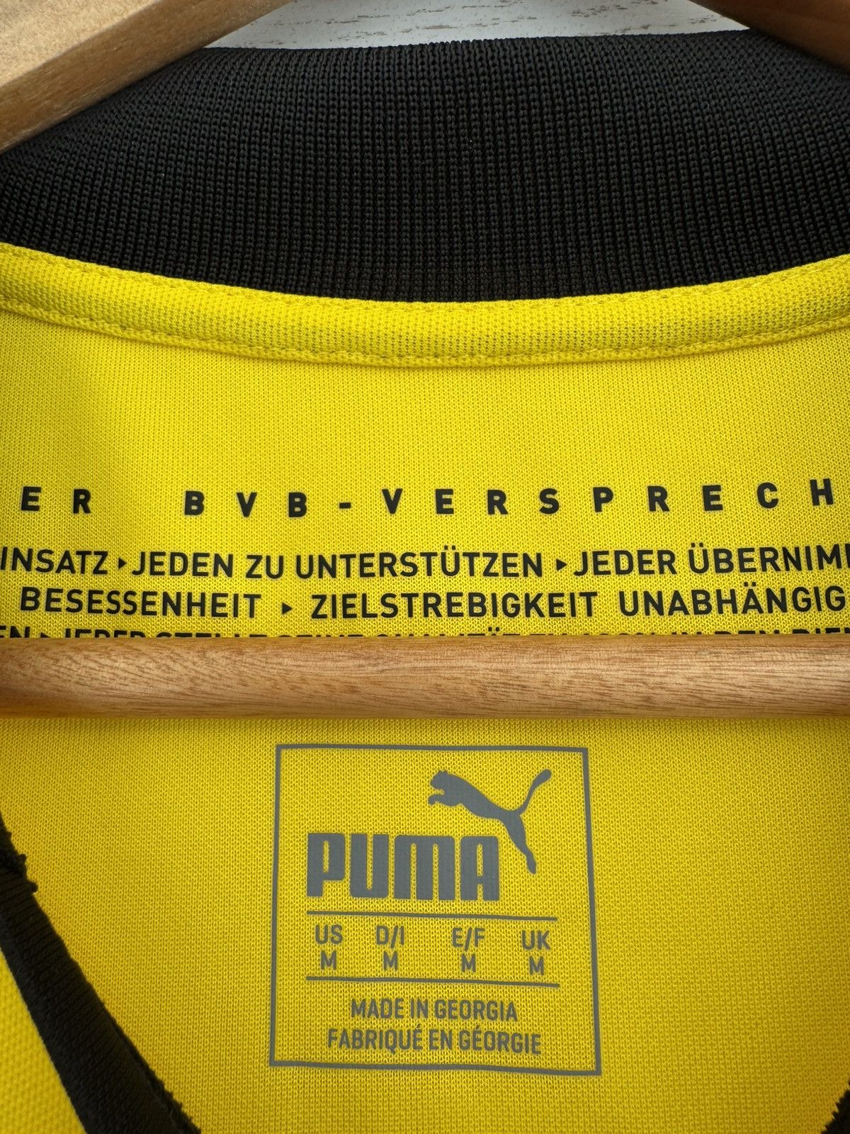 Puma Reus #11 Borussia Dortmund 2015-2016 Home Soccer Jersey Kit Size US M / EU 48-50 / 2 - 17 Thumbnail