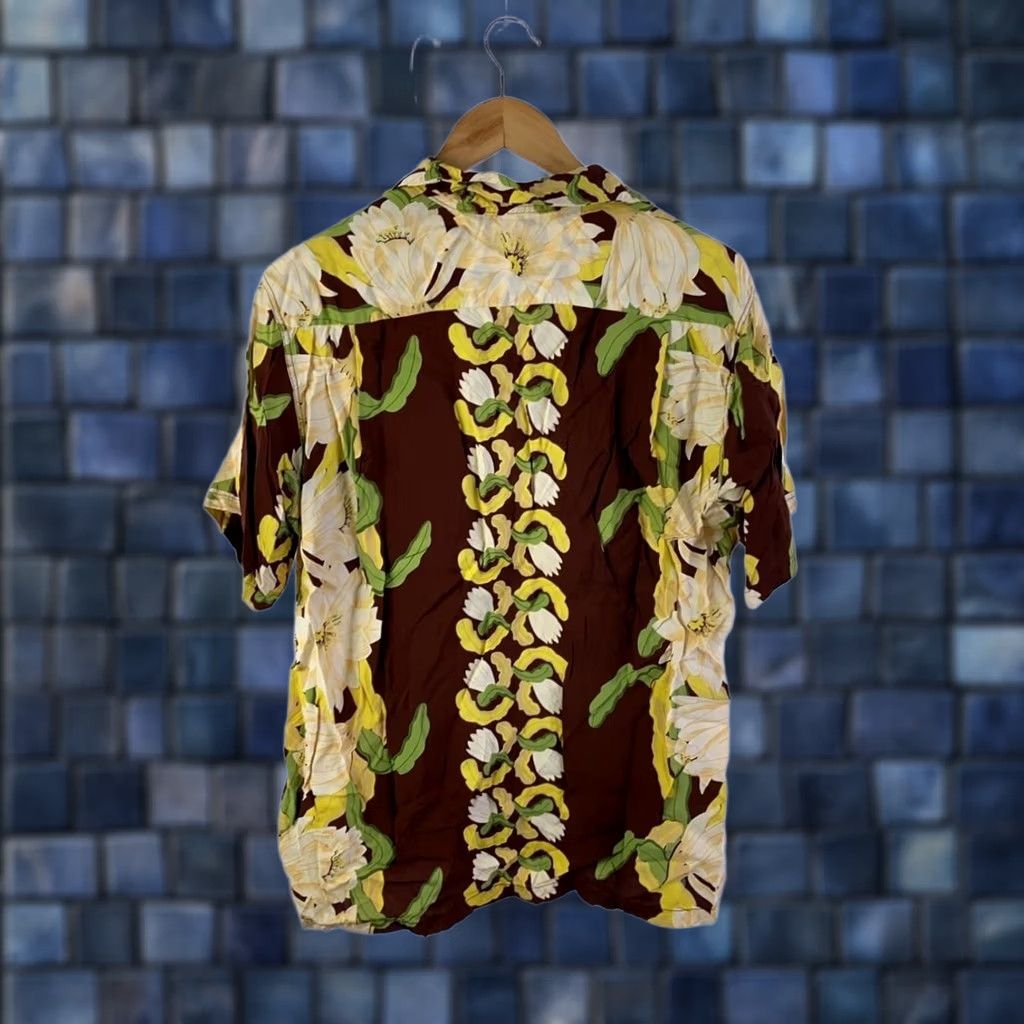 Sun Surf SUN SURF Men's Aloha Shirt L Rayon Brown Floral Print Flowers Leaves Button-Up Short Sleeve Casual Shirt Size US L / EU 52-54 / 3 - 1 Thumbnail