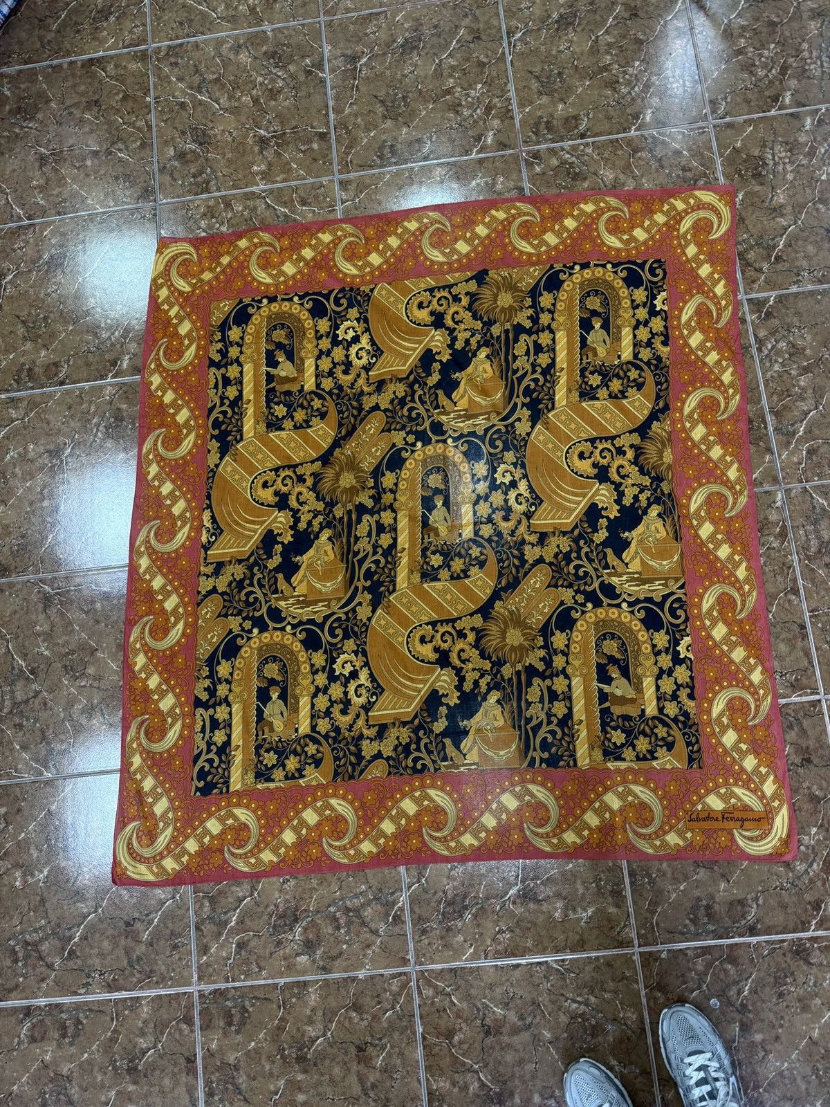Salvatore Ferragamo 🇮🇹 Vintage 90s Salvatore Ferragamo Silk Scarf Baroque Italy Size ONE SIZE - 2 Thumbnail