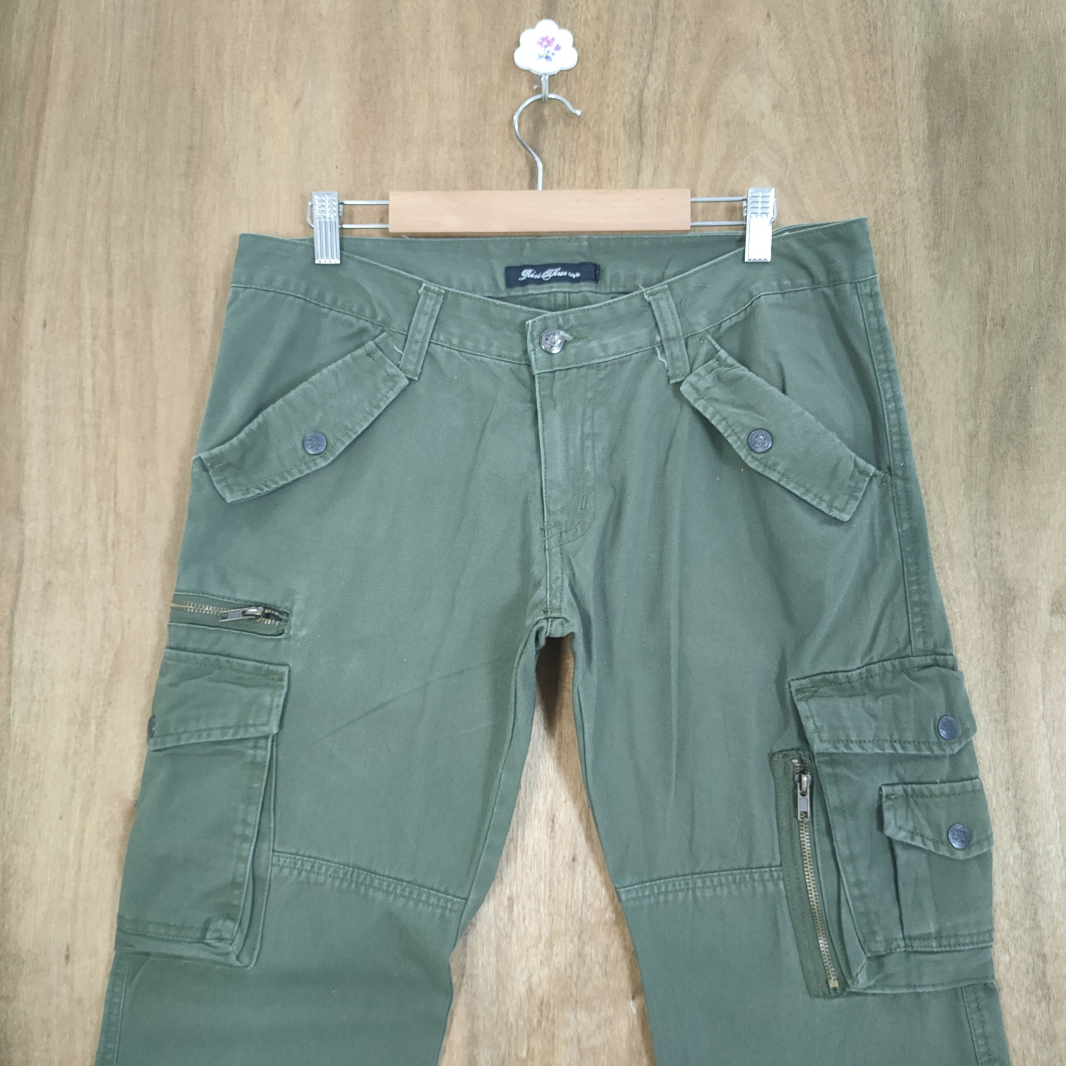 Roots ROOT THREE GREEN FLARED CARGO PANTS Size US 33 - 2 Thumbnail