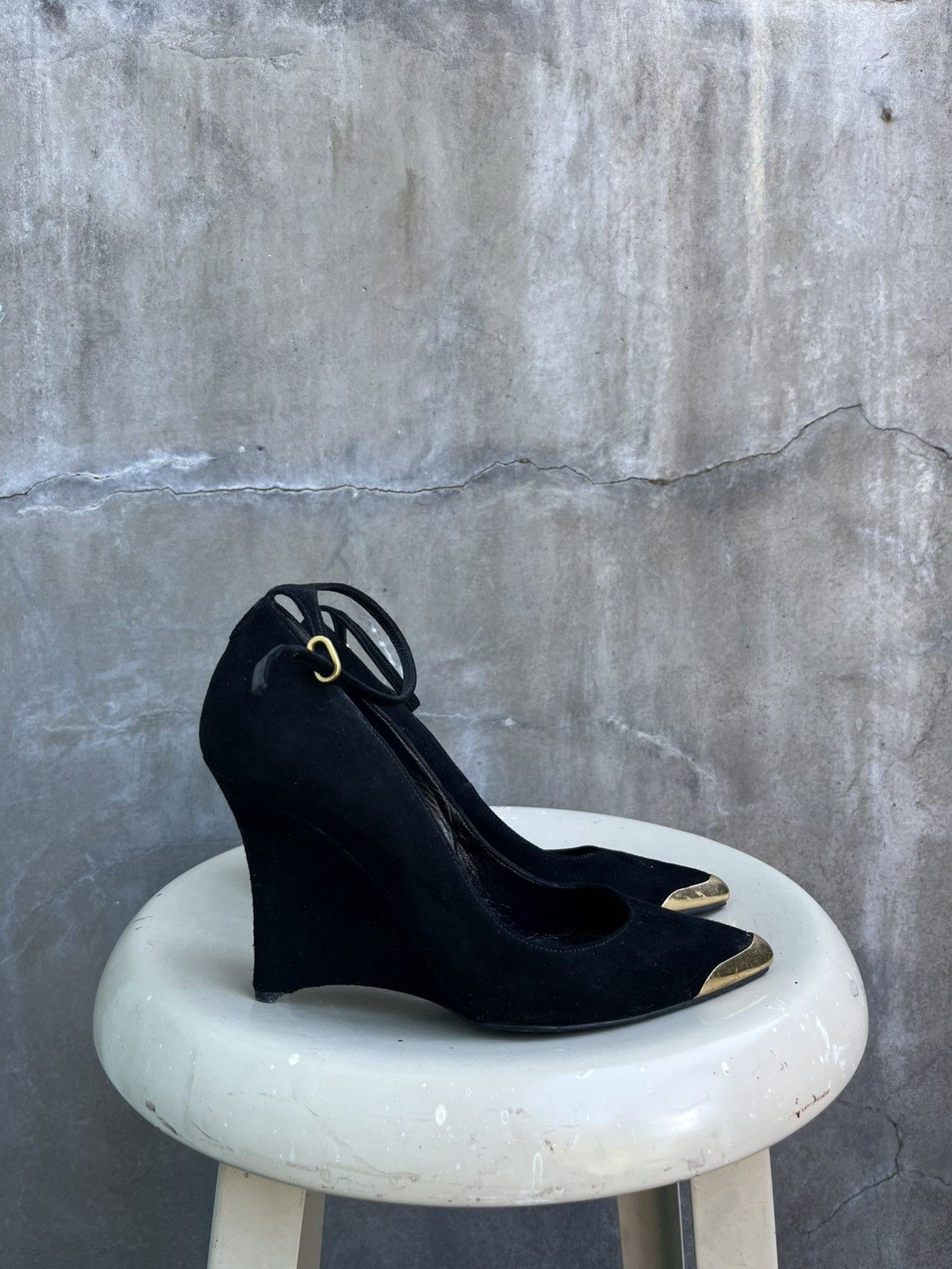 Alexander McQueen Gold Tip Ankle Strapped Heels Size US 6 / IT 36 - 2 Thumbnail