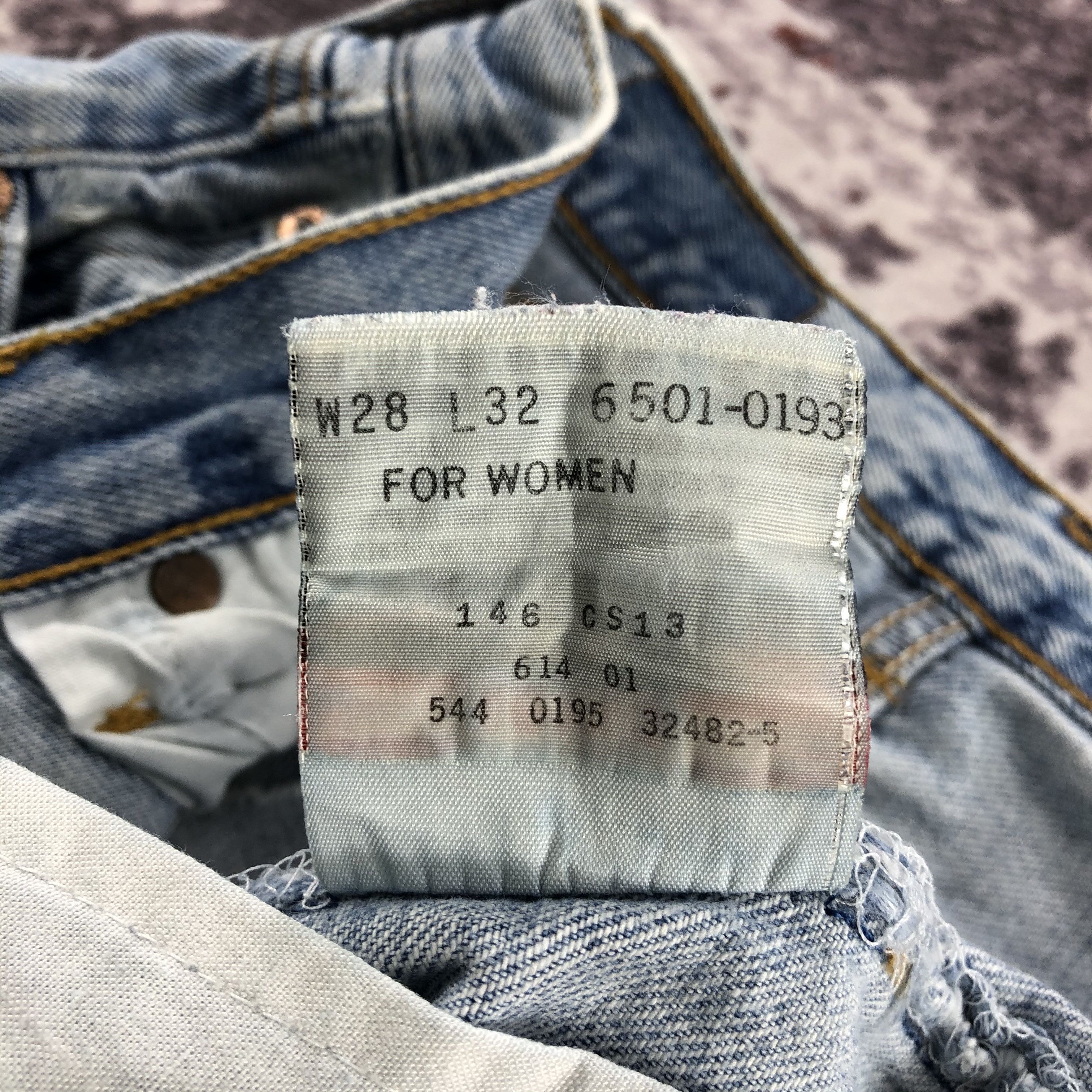 Levi's Vintage 90s Light Wash Levis 501 Jeans-JM2609 Size US 27 - 14 Thumbnail