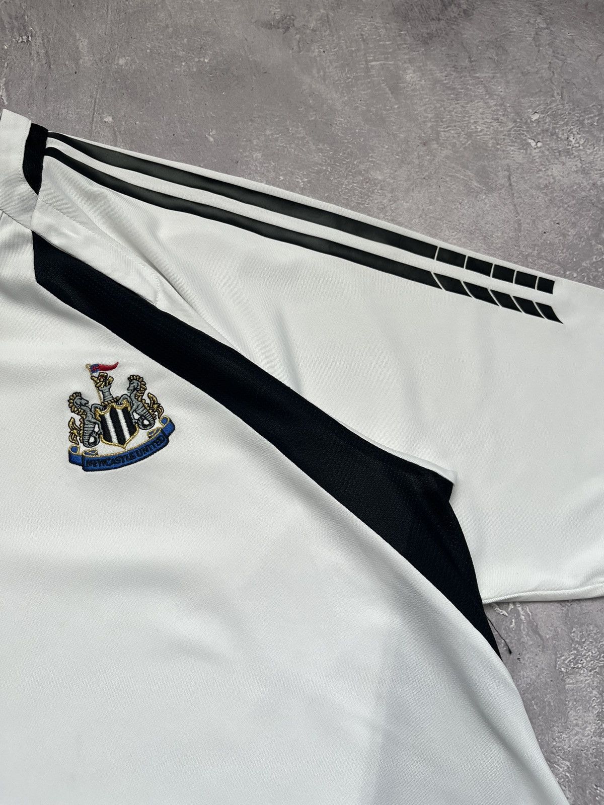 Adidas Vintage 00s Adidas New Castle Soccer Jersey 2005 T-Shirt Size US M / EU 48-50 / 2 - 3 Thumbnail