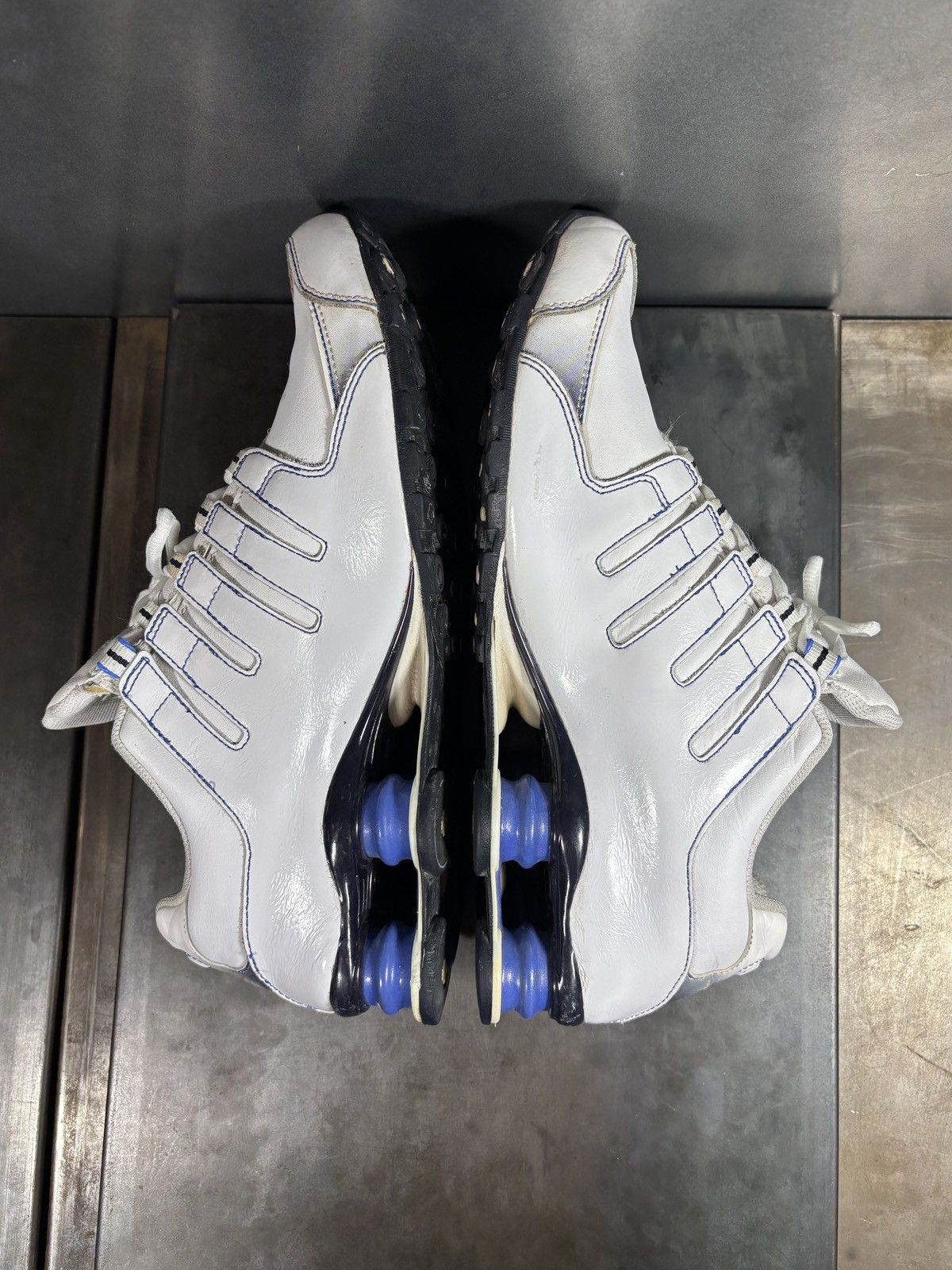 Nike 2008 Nike Shox NZ EU Patent Leather Vintage Y2K 325201-141 Size US 11 / EU 44 - 6 Thumbnail