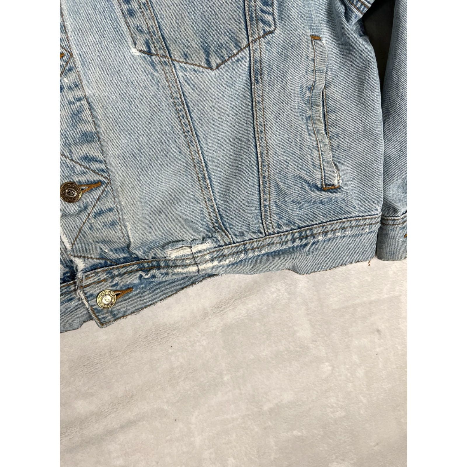 Express VINTAGE Express Jeans Jacket Mens Large Blue Denim Distressed Raw Hem 90s Size US 33 - 5 Thumbnail