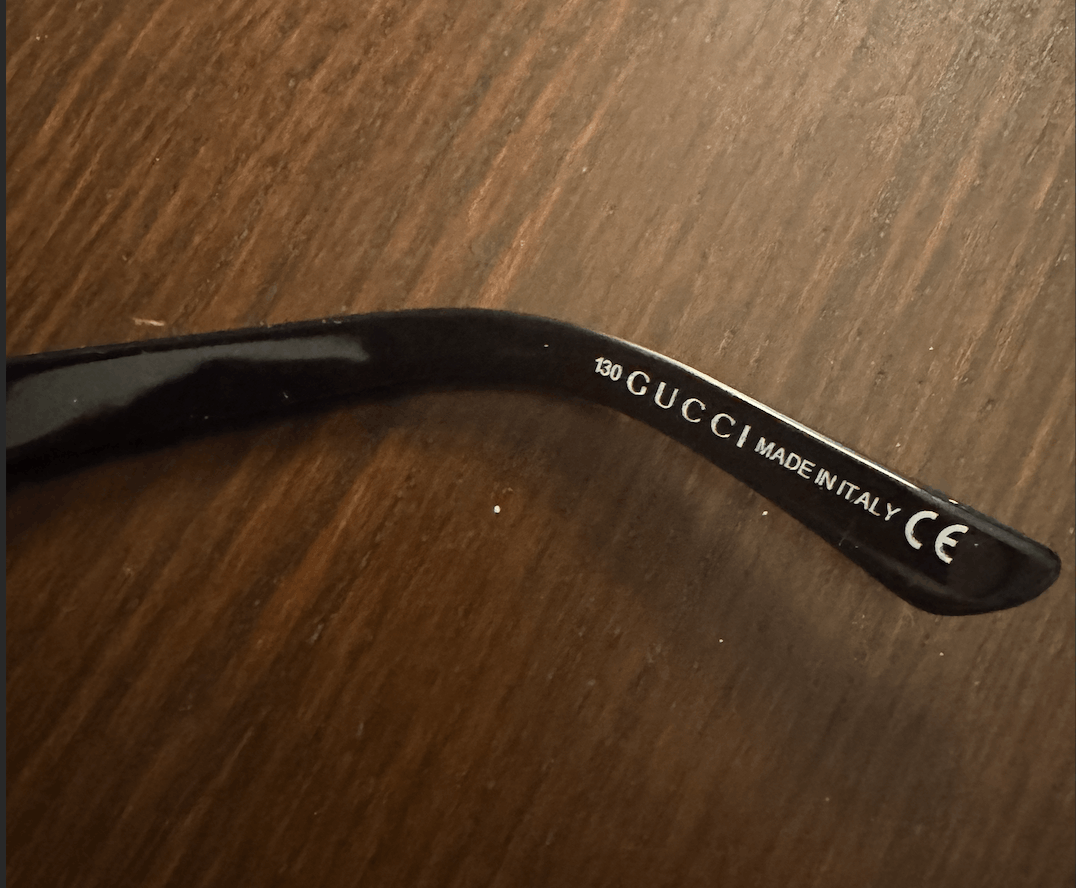 Gucci Gucci 00s Black Glasses with Gold Hearts Size ONE SIZE - 5 Thumbnail
