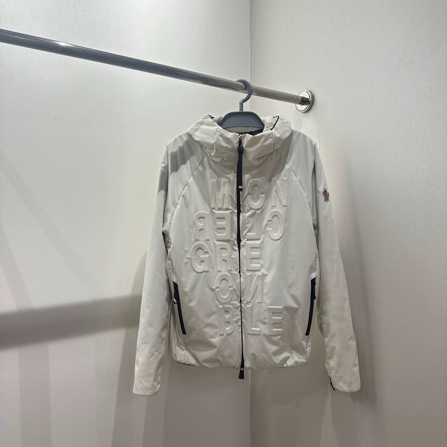 Moncler White Hooded Light Jacket XS Size US XS / EU 42 / 0 - 1 Thumbnail