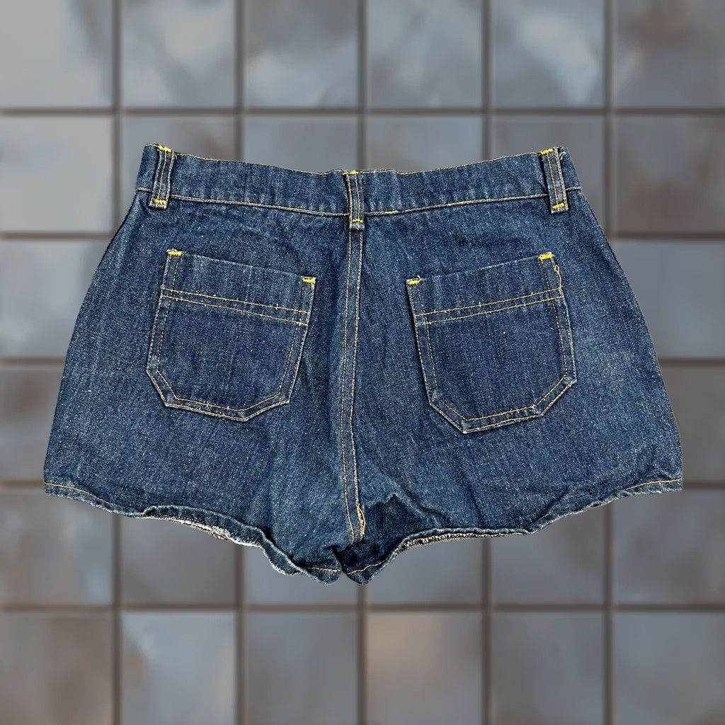 Vintage VINTAGE St Bernard Denim Shorts Womens 26 Blue 5-Pocket Cut-Off Jeans Ireland Made W26 UK 6 Size 28" / US 6 / IT 42 - 1 Thumbnail