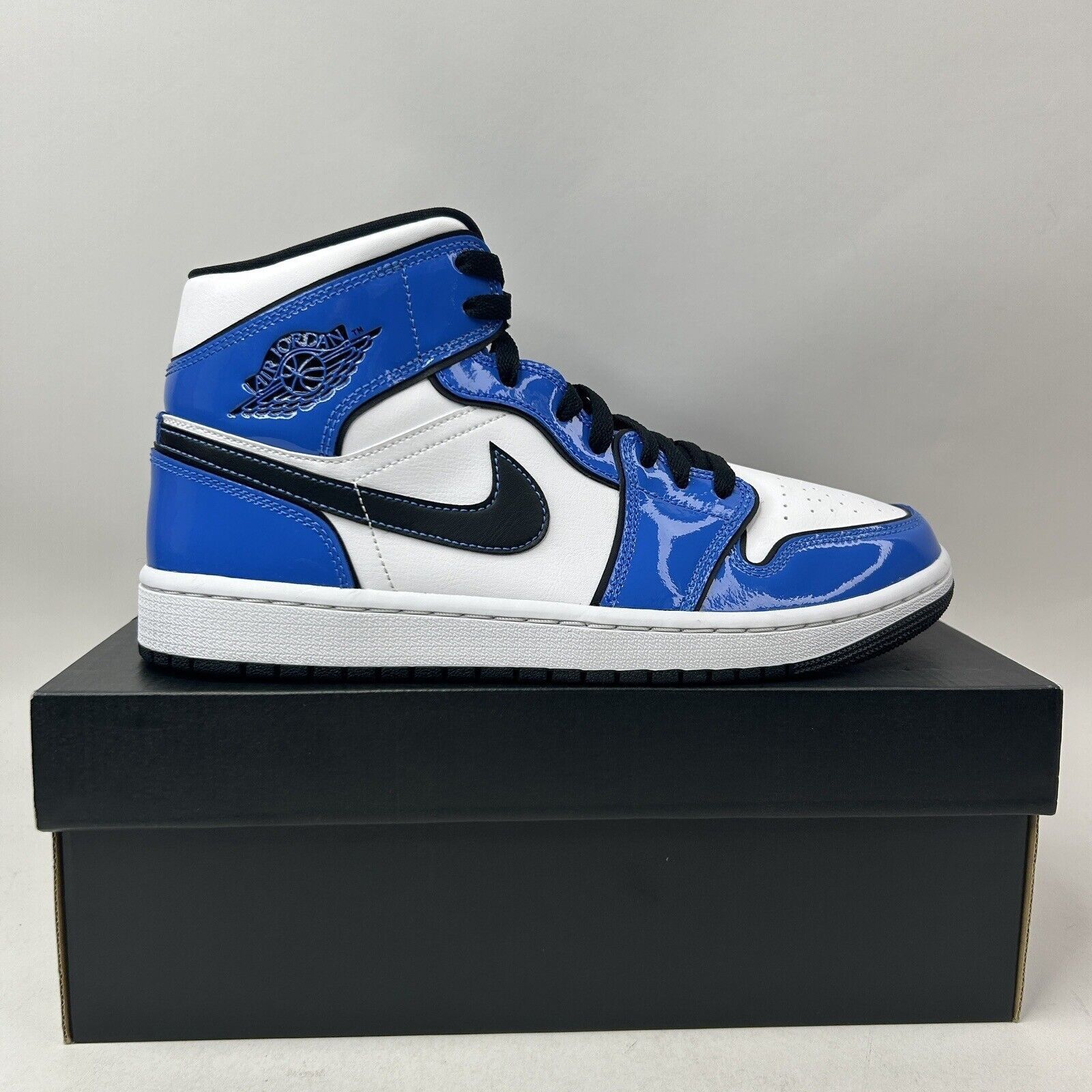 Nike Nike Shoes Air Jordan 1 Mid Retro “Signal Blue” DD6834-402 Size US 9 / EU 42 - 5 Thumbnail