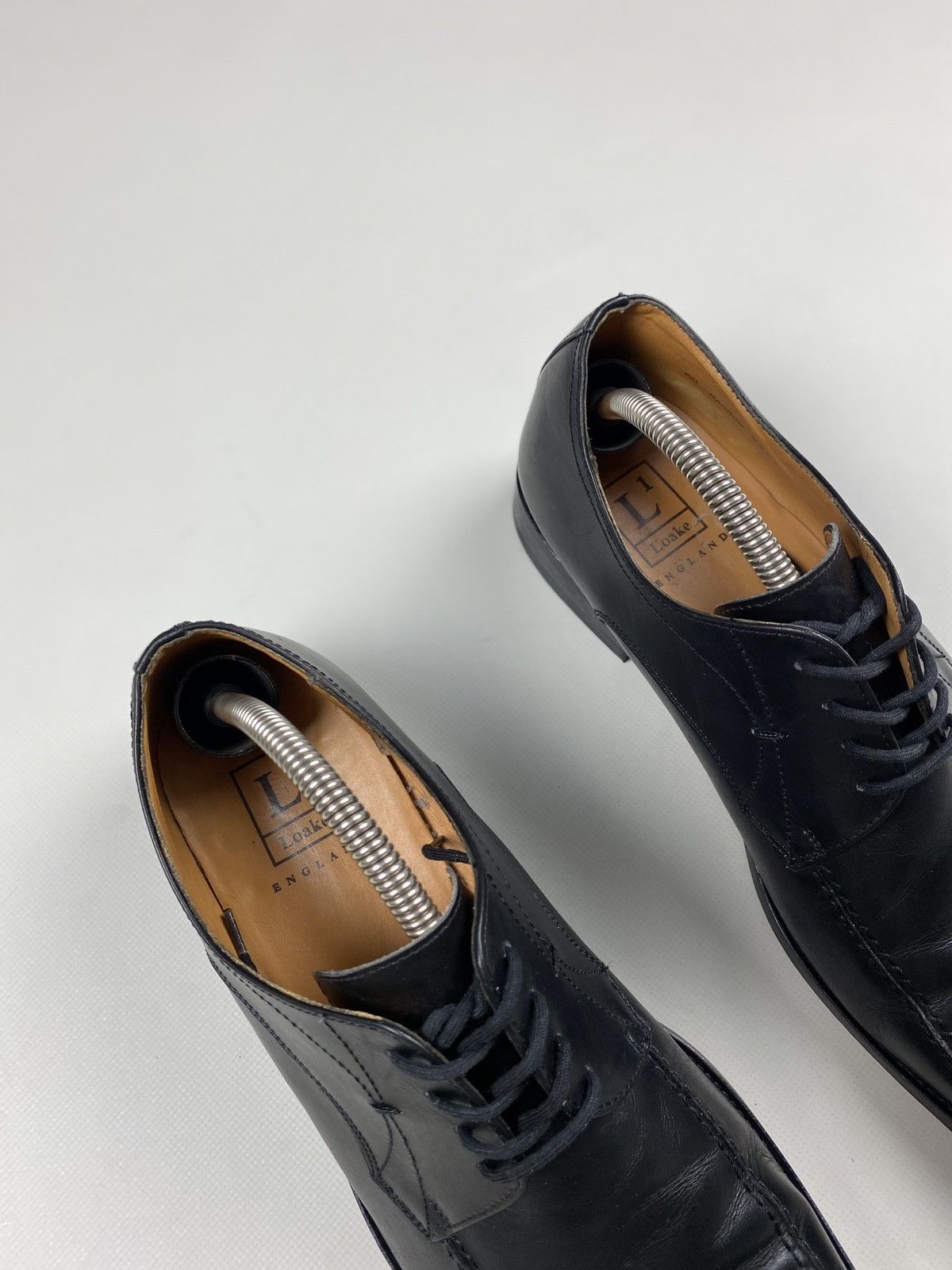 Loake Loake men’s leather formal lace up shoes size US 10 Size US 10 / EU 43 - 4 Thumbnail