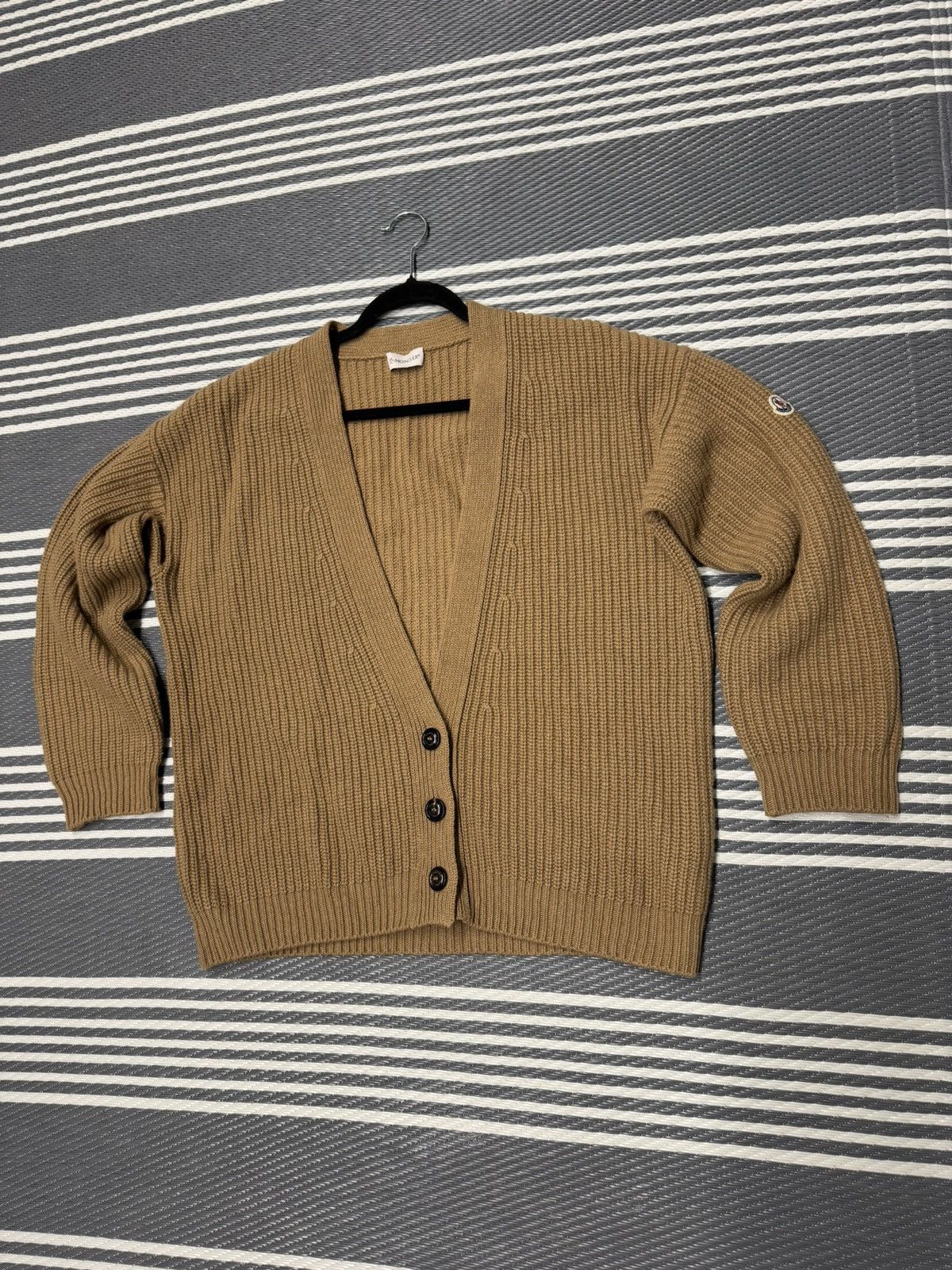Moncler Moncler v-neck wool-cashmere cardigan Size M / US 6-8 / IT 42-44 - 1 Thumbnail