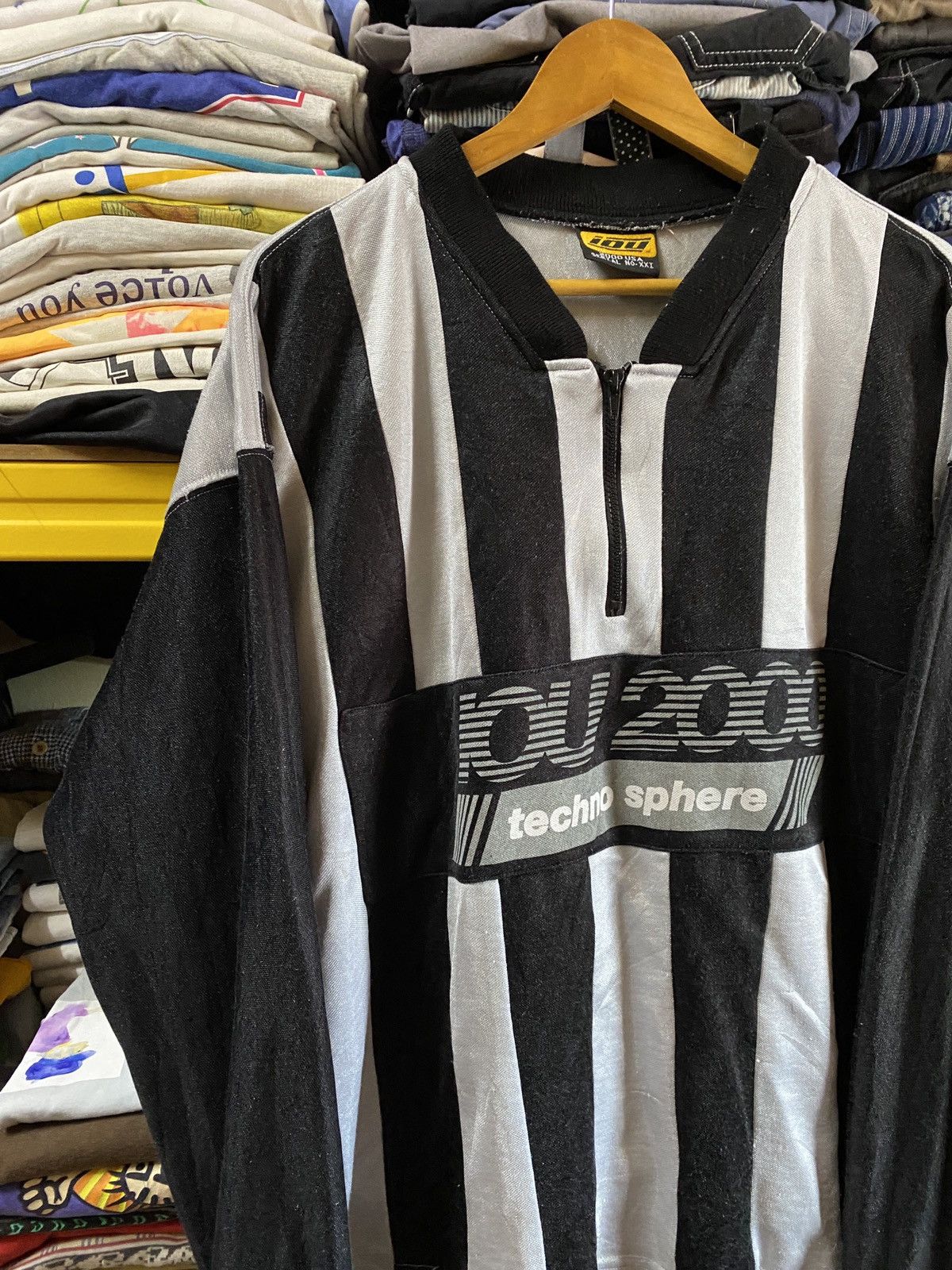 Rap Tees RARE Vintage 90s IOU 2000 Techno Sphere Size US XL / EU 56 / 4 - 4 Thumbnail