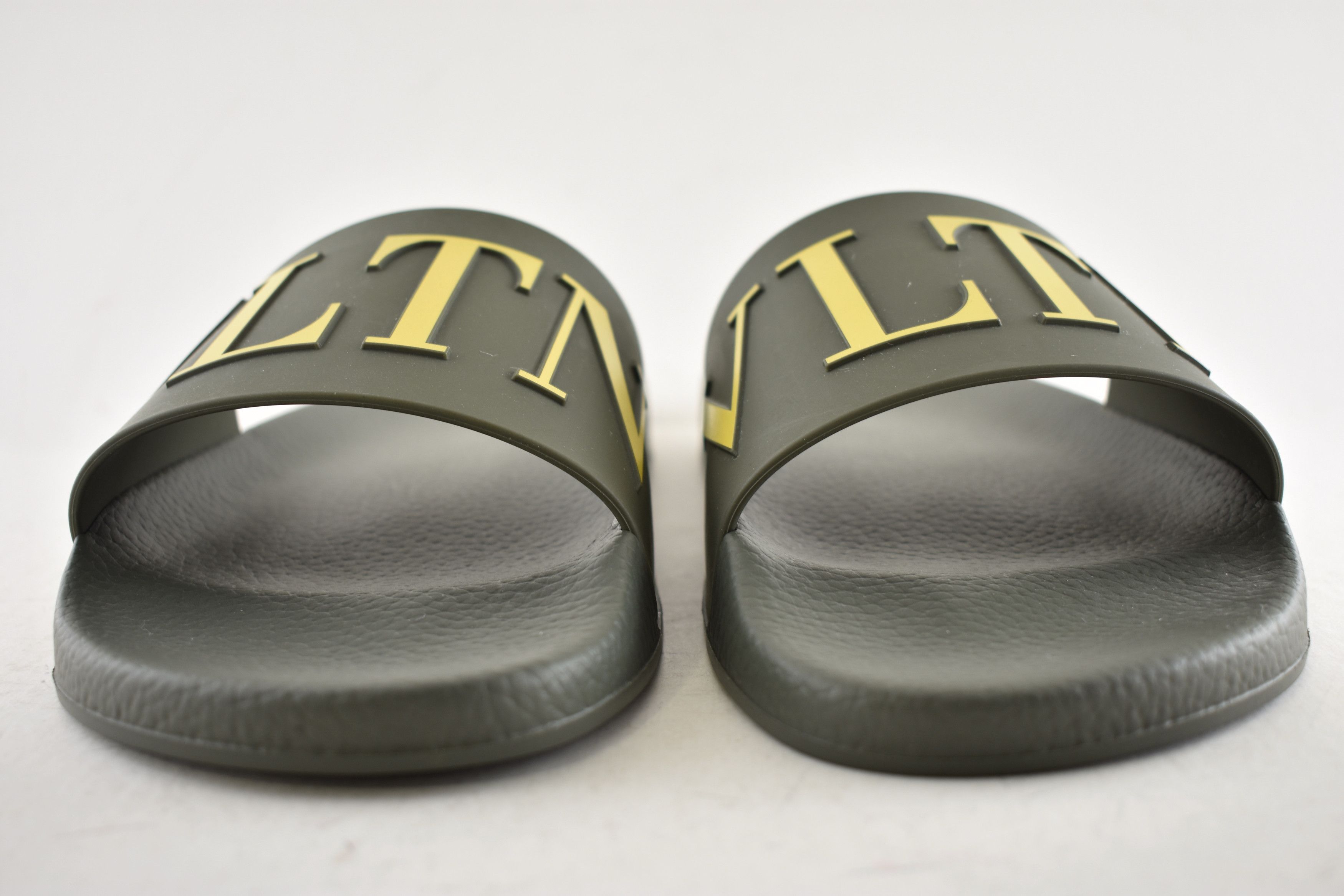 Valentino Garavani VLTN Yellow Logo Rubber Pool Slide Sandal 44 11 Size US 11 / EU 44 - 6 Thumbnail